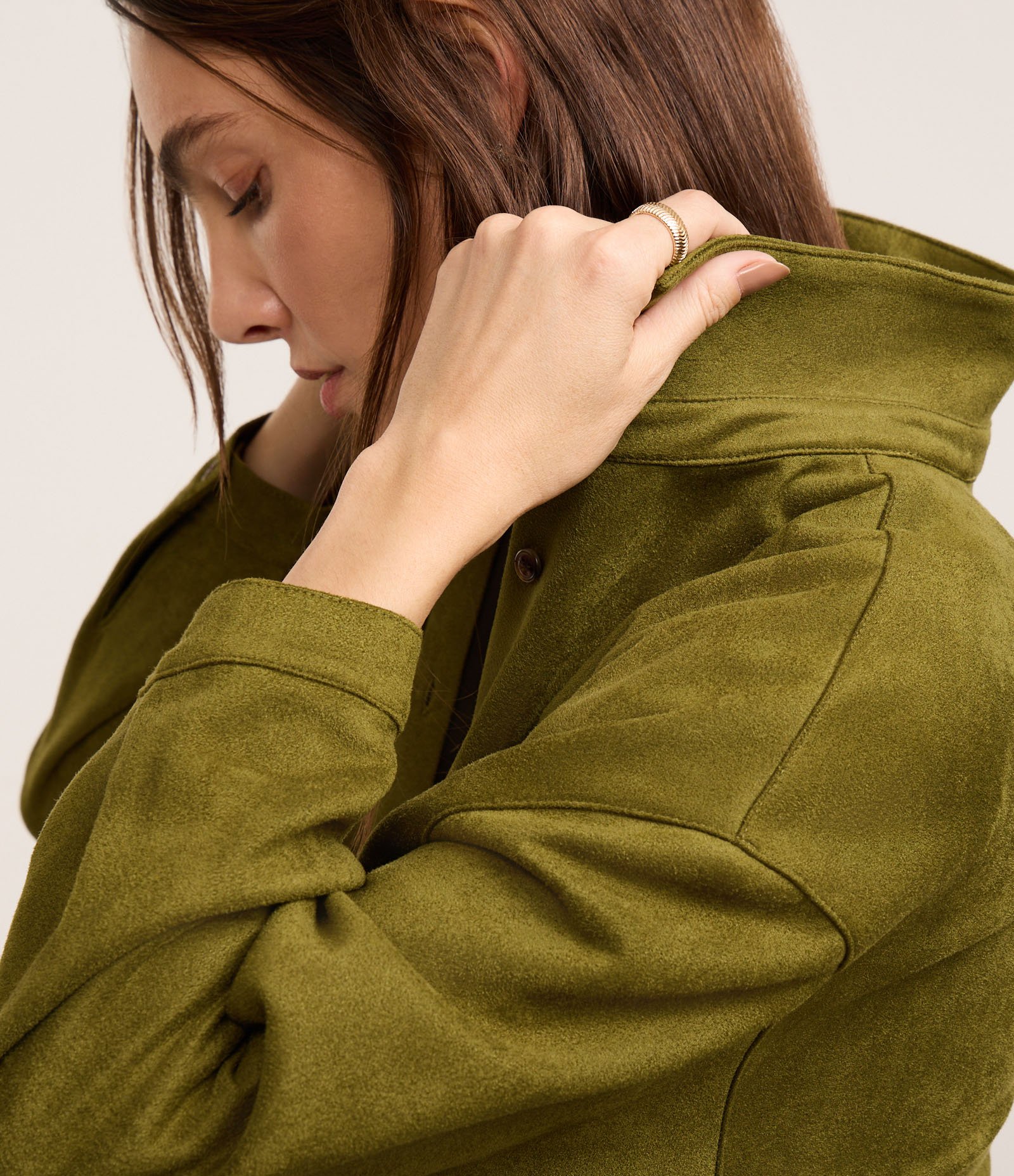 Camisa em Suede com Cava Deslocada Verde 5