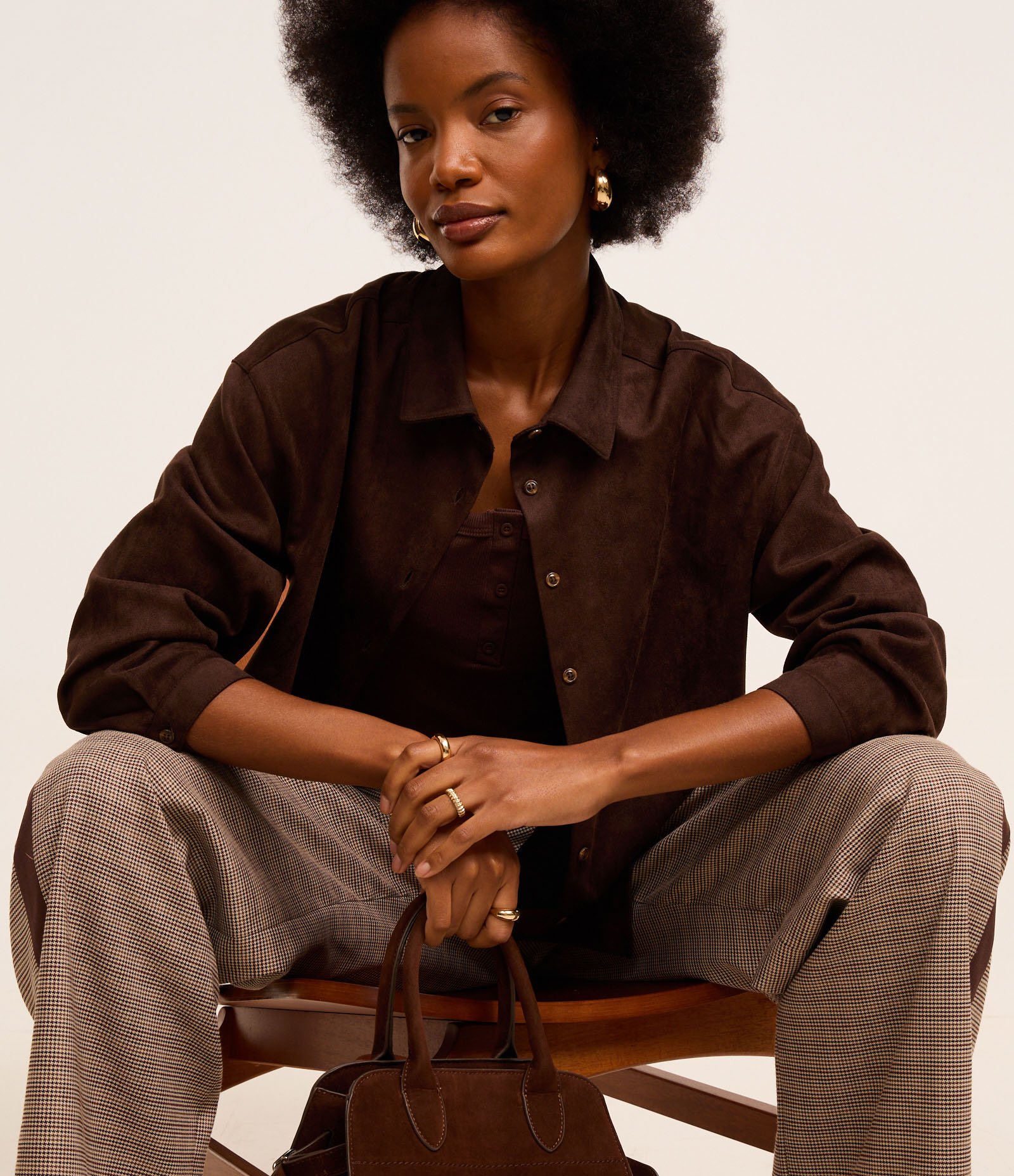 Camisa em Suede com Cava Deslocada Marrom 6