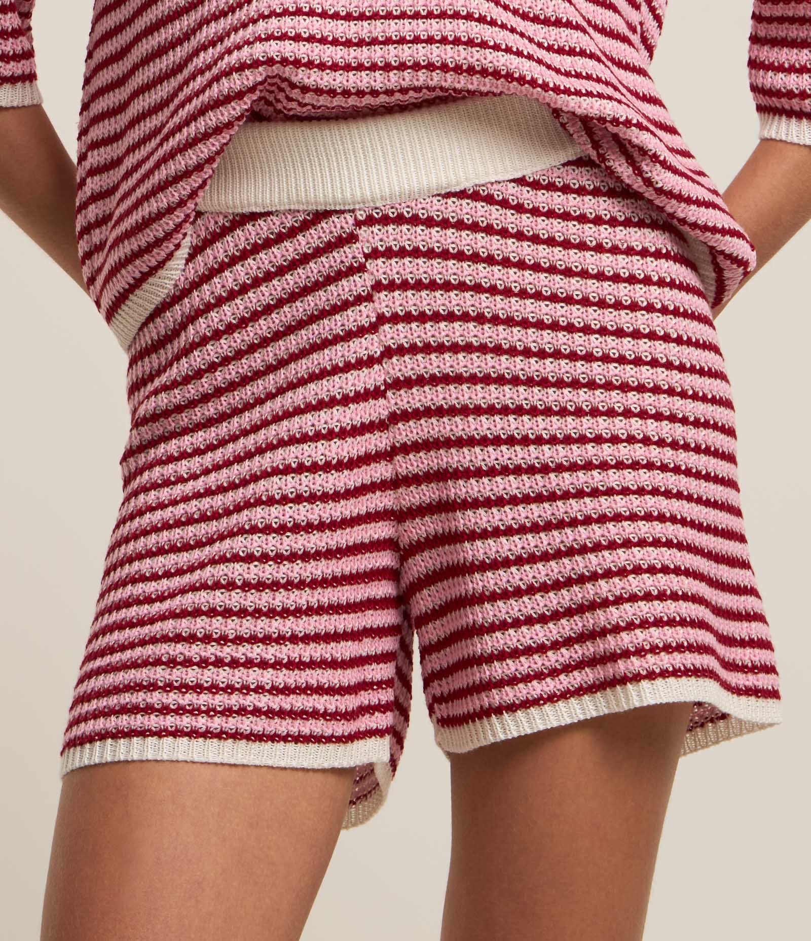 Short em Tricô Listrado com Cós Contrastante Vermelho/Branco 3