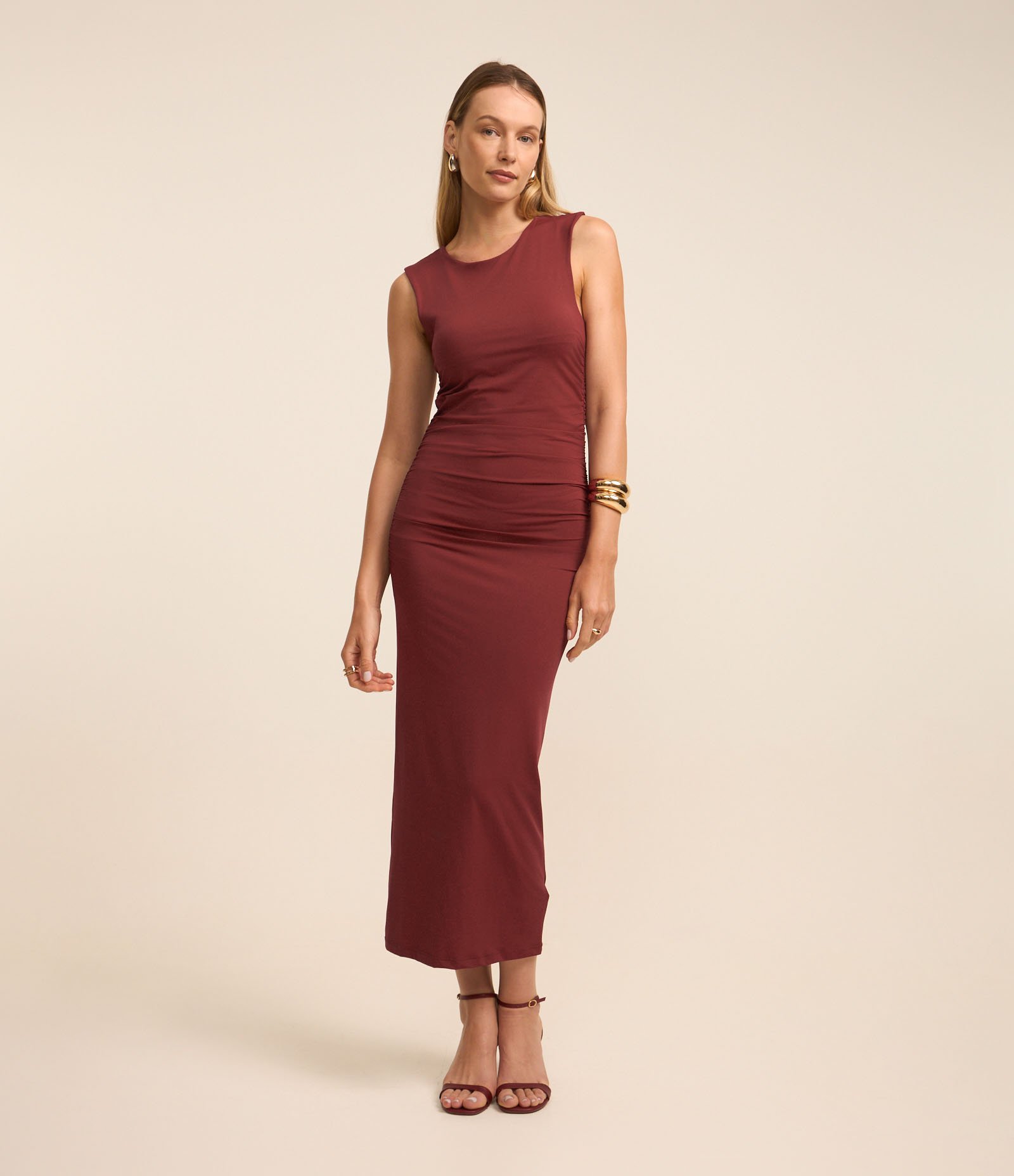 Vestido Reto Midi Sem Manga em Poliamida Bordô 2