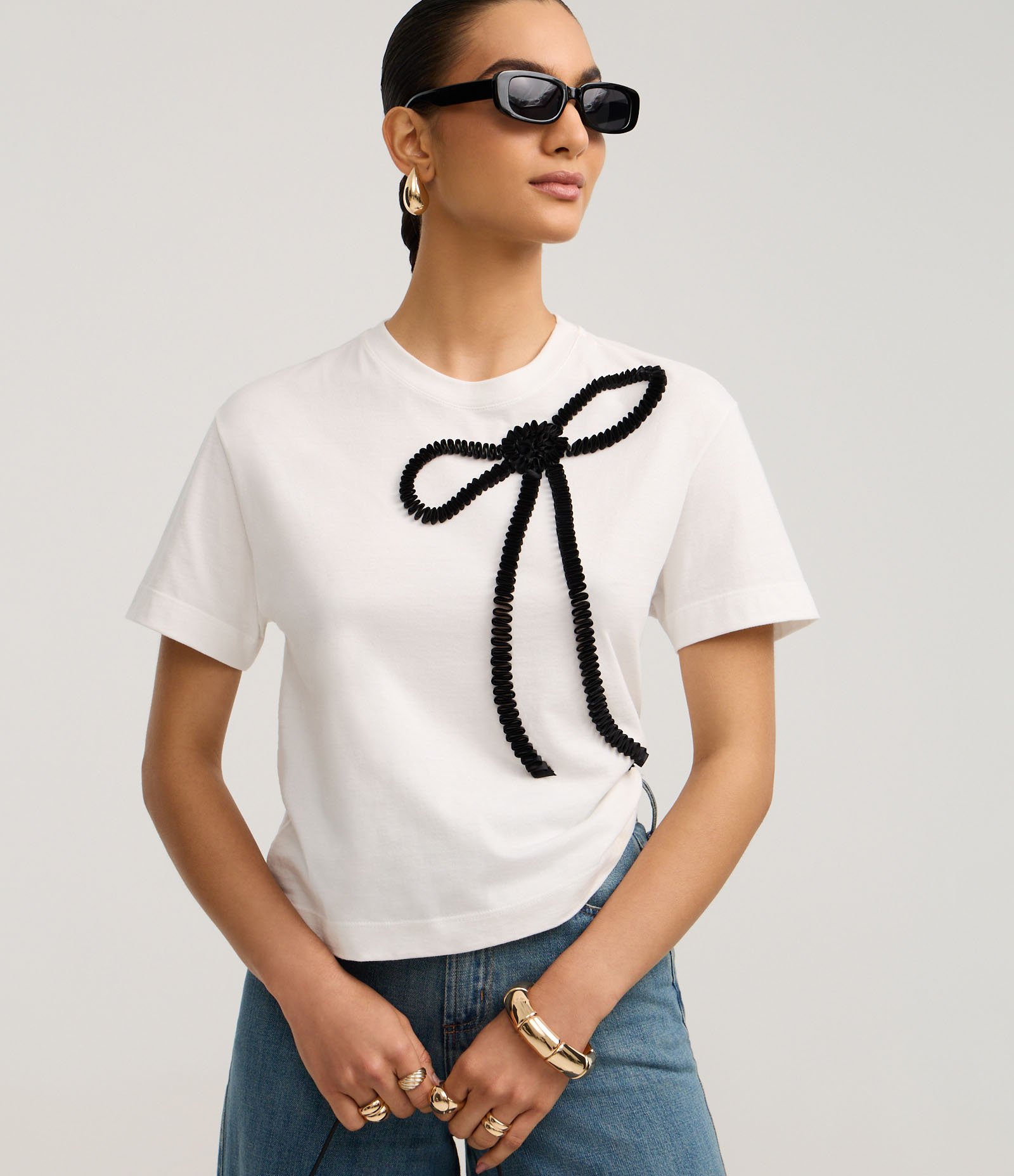 Camiseta Boxy em Algodão com Bordado de Laço Branco 2