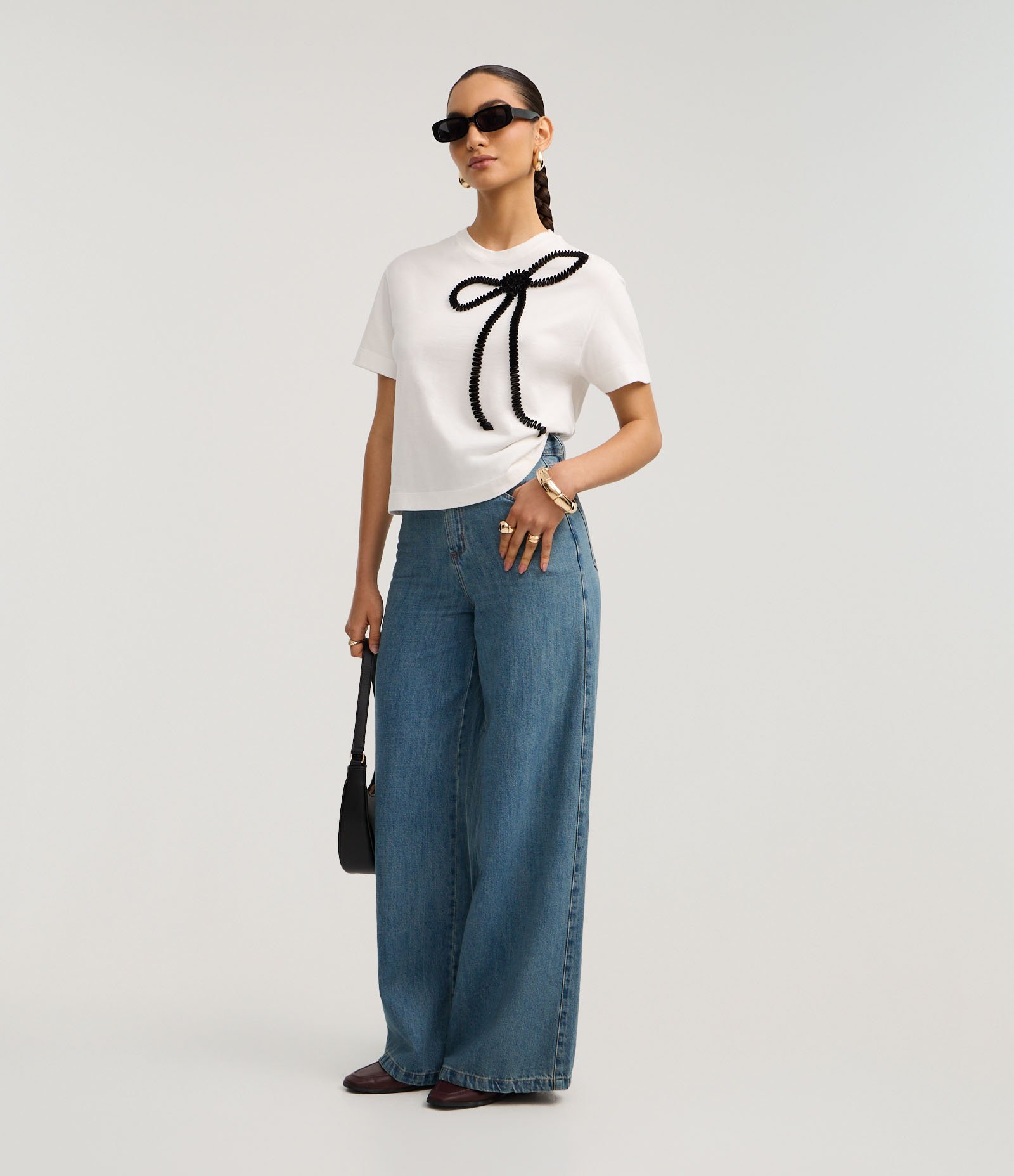 Camiseta Boxy em Algodão com Bordado de Laço Branco 3