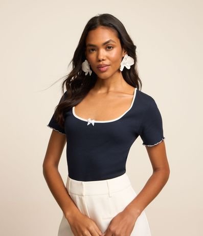 Blusa Canelada em Algodão com Lacinho e Contrastes Blusa Canelada em Algodão com Lacinho e Contrastes
