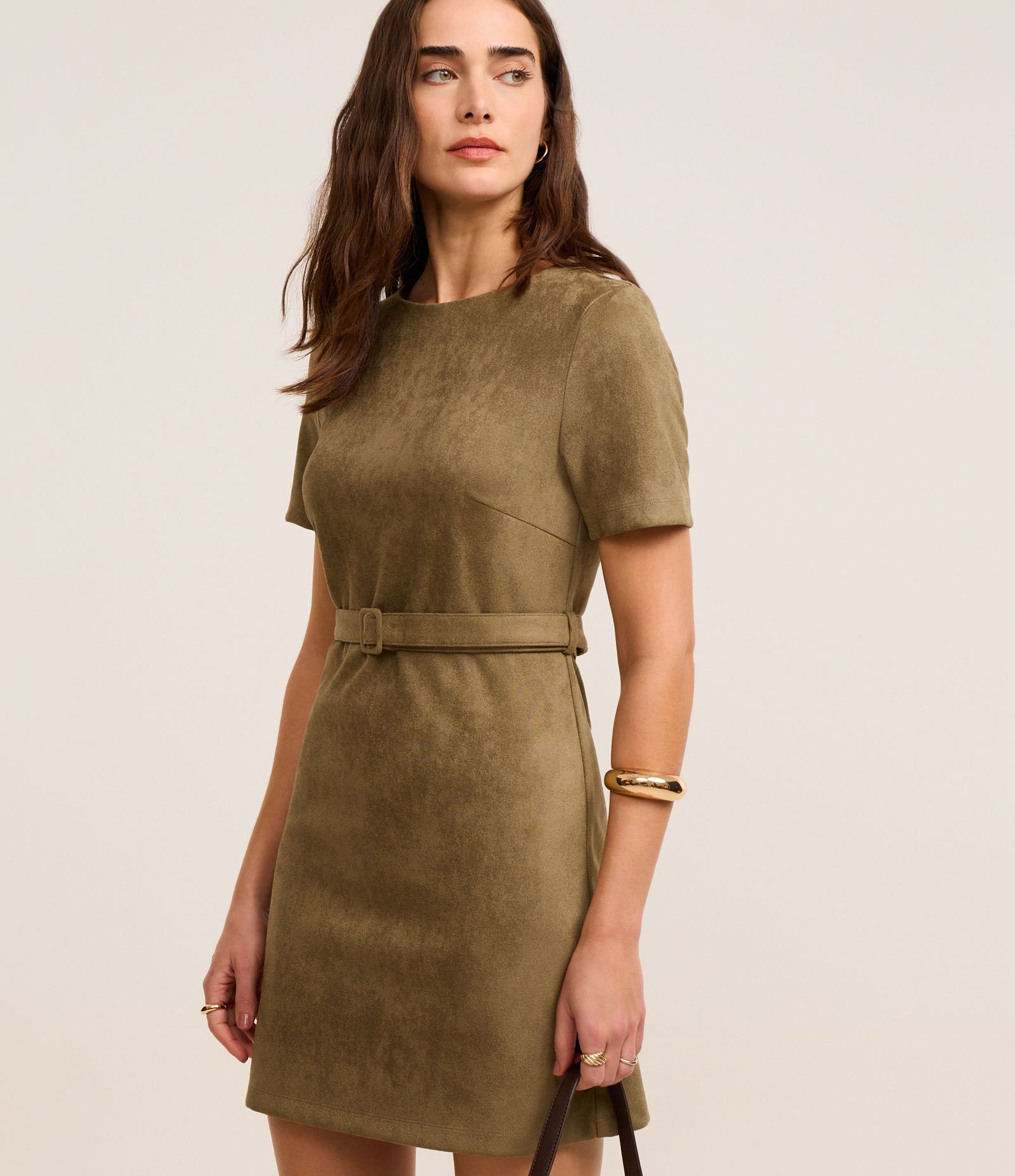 Vestido Curto em Suede com Cinto Verde 1