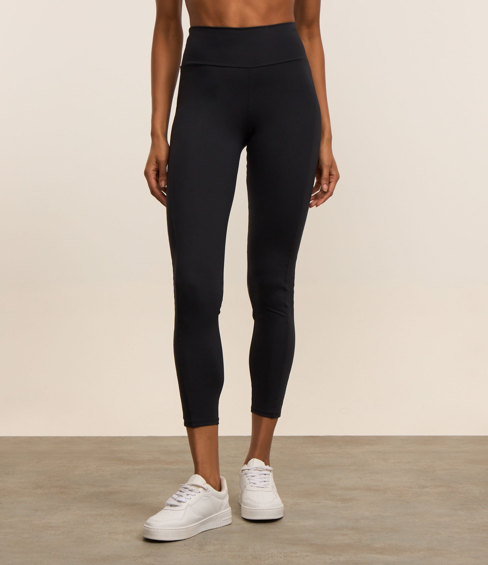 Calça Legging Esportiva em Microfibra com Bolsos Azul 2