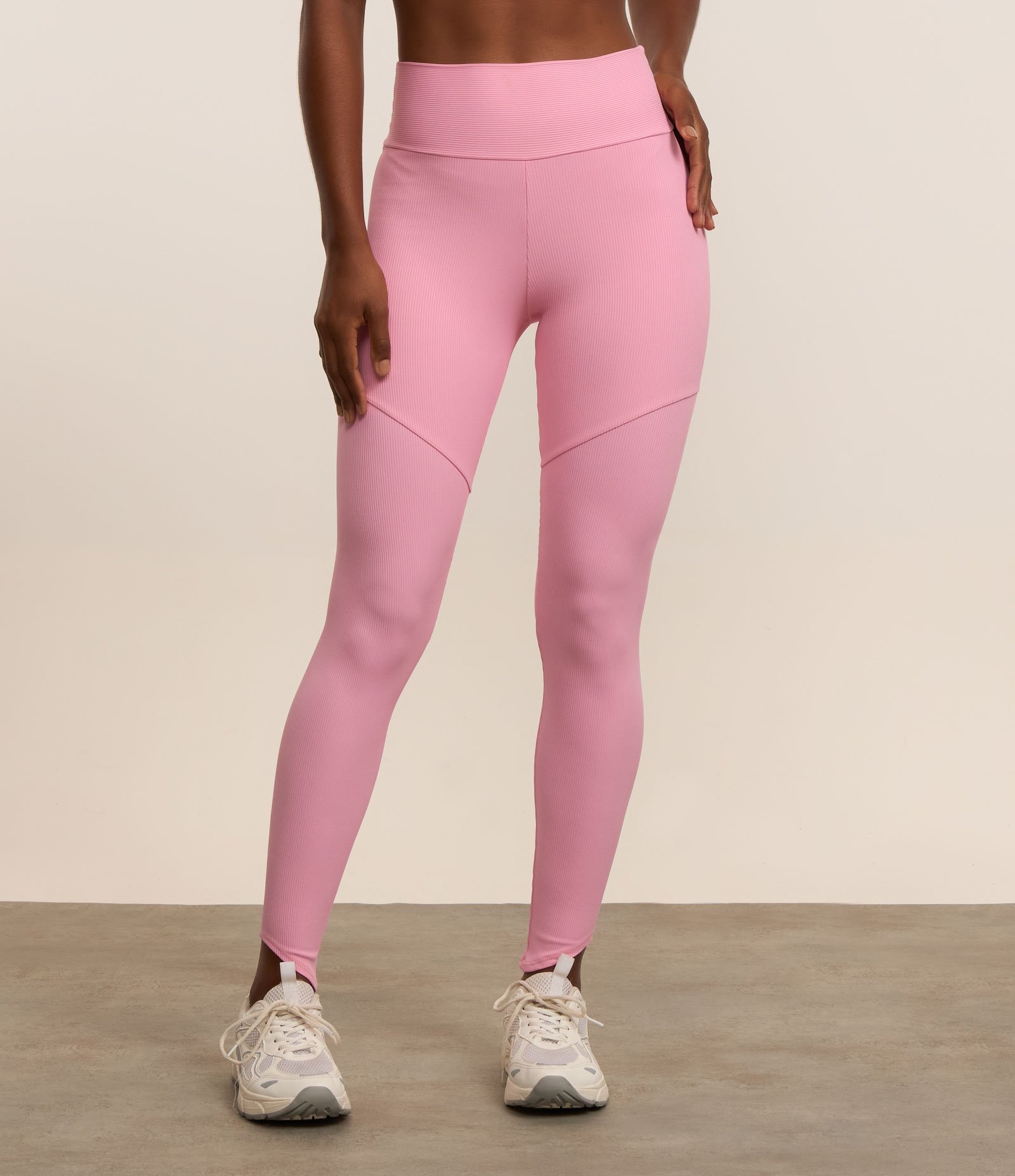 Calça Esportiva Legging em Microfibra com Cós Largo e Forro Rosa 2