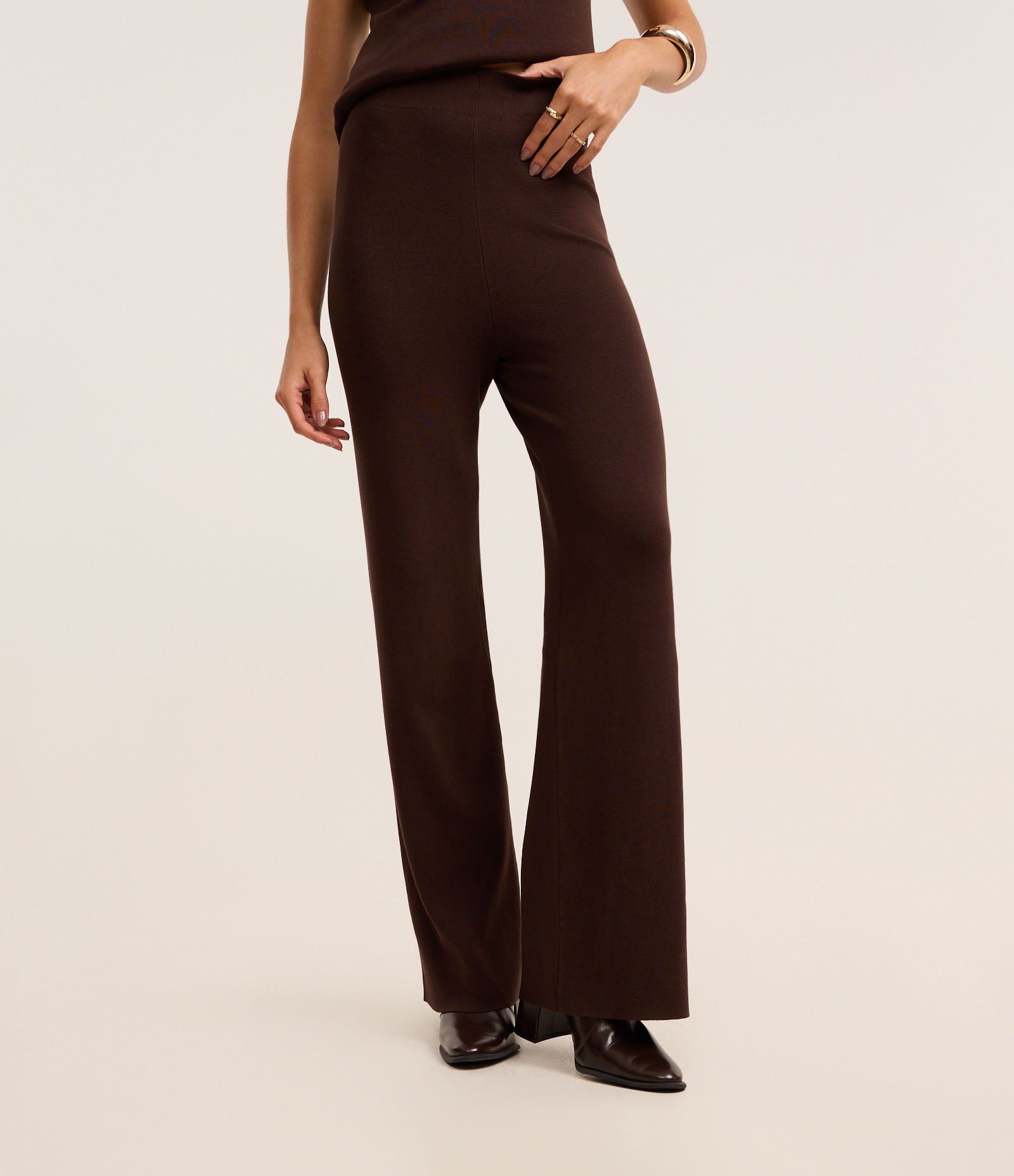 Calça Reta em Tricô com Cós Elástico Marrom 3