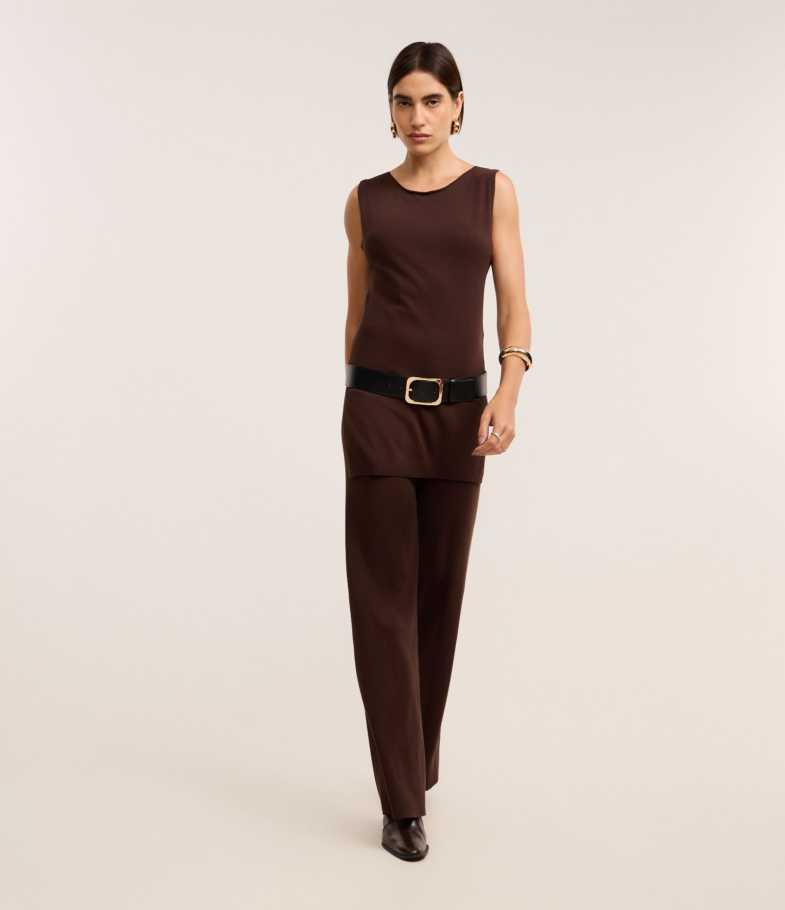 Calça Reta em Tricô com Cós Elástico Marrom 5