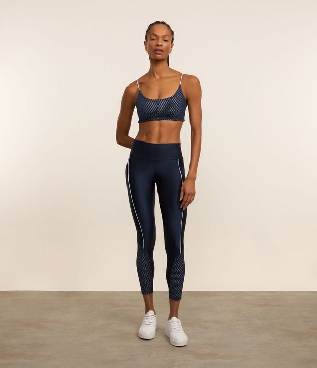 Calça Legging Esportiva em Microfibra com Detalhe em Tela