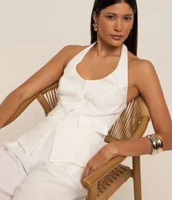 Bermuda Alfaiatada em Viscolinho com Cintura Alta e Pregas