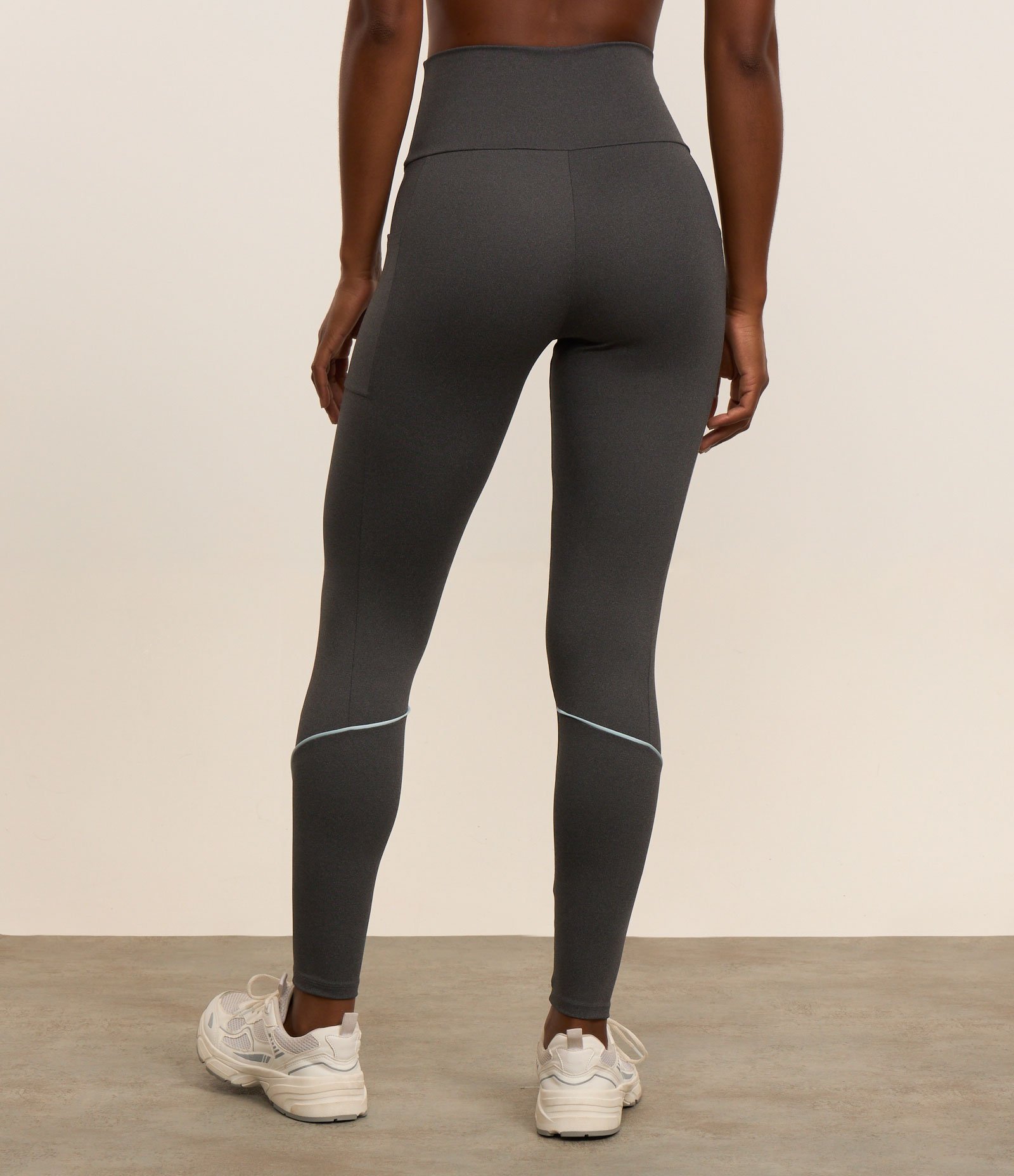 Calca Legging Esportiva em Microfibra com Frisos Coloridos Chumbo 3