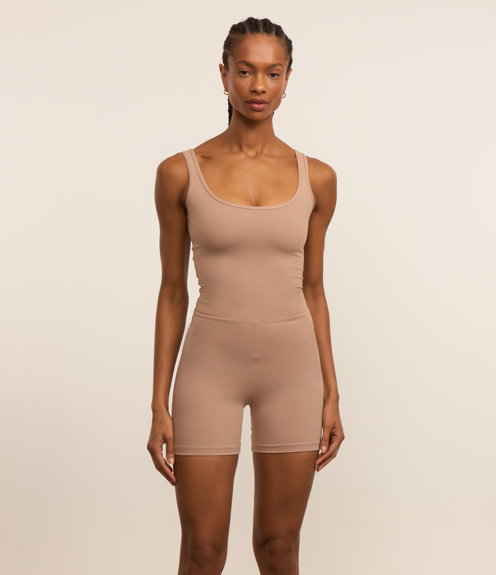 Macaquinho Esportivo em Poliamida com Alça Larga Bege 1