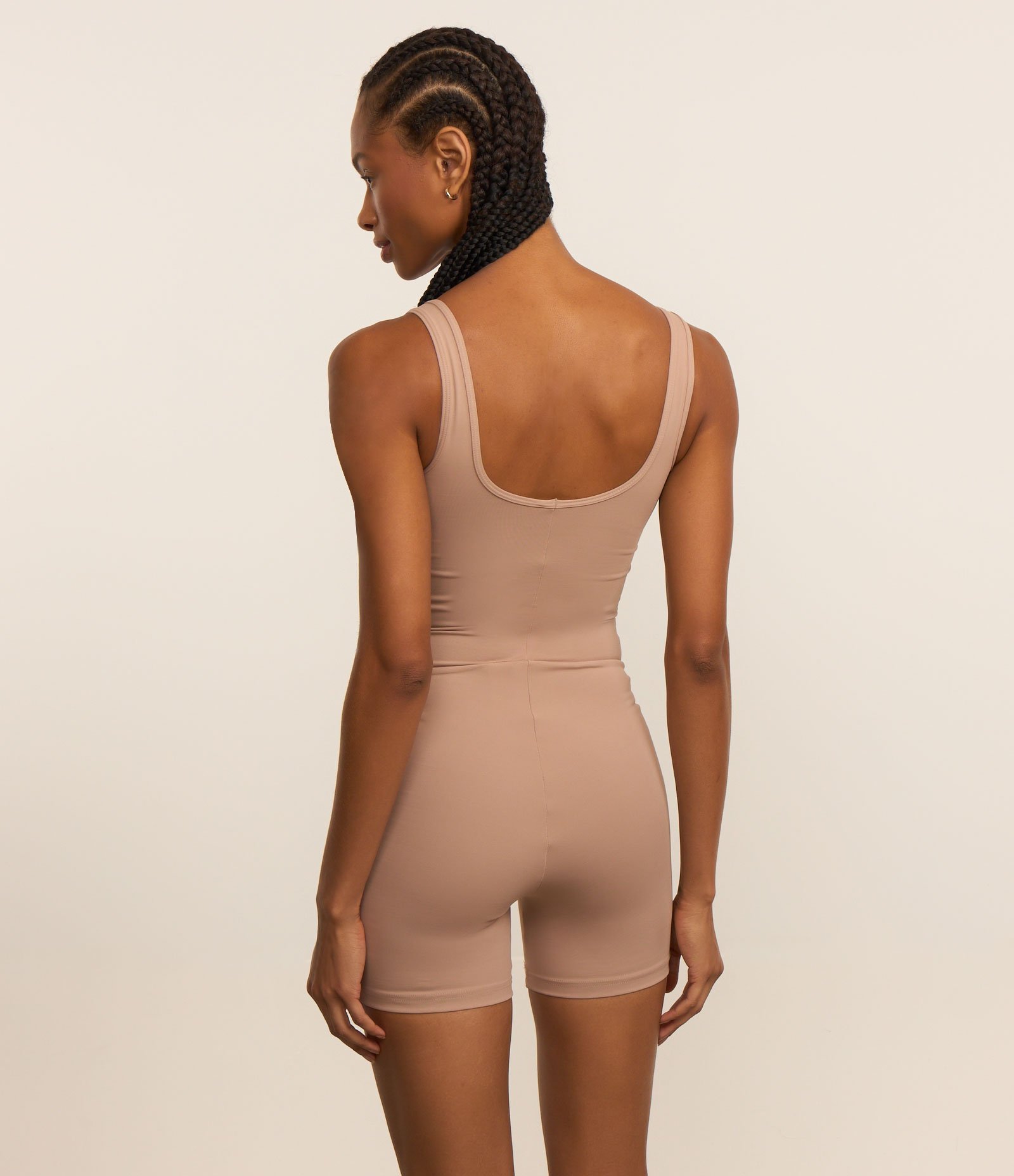 Macaquinho Esportivo em Poliamida com Alça Larga Bege 3