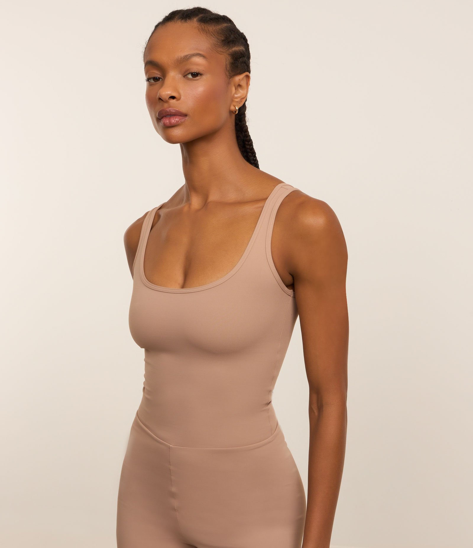 Macaquinho Esportivo em Poliamida com Alça Larga Bege 4