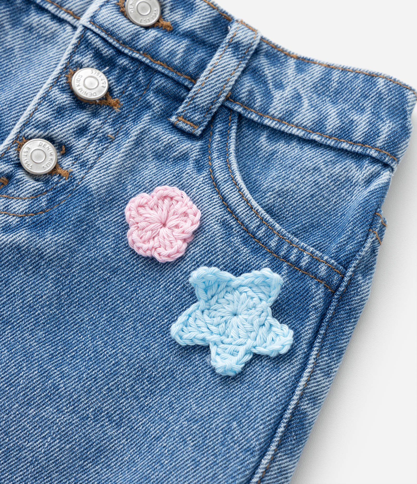 Short Clochard Infantil em Jeans com Bordados de Crochê - Tam 1 a 6 Anos Azul 2