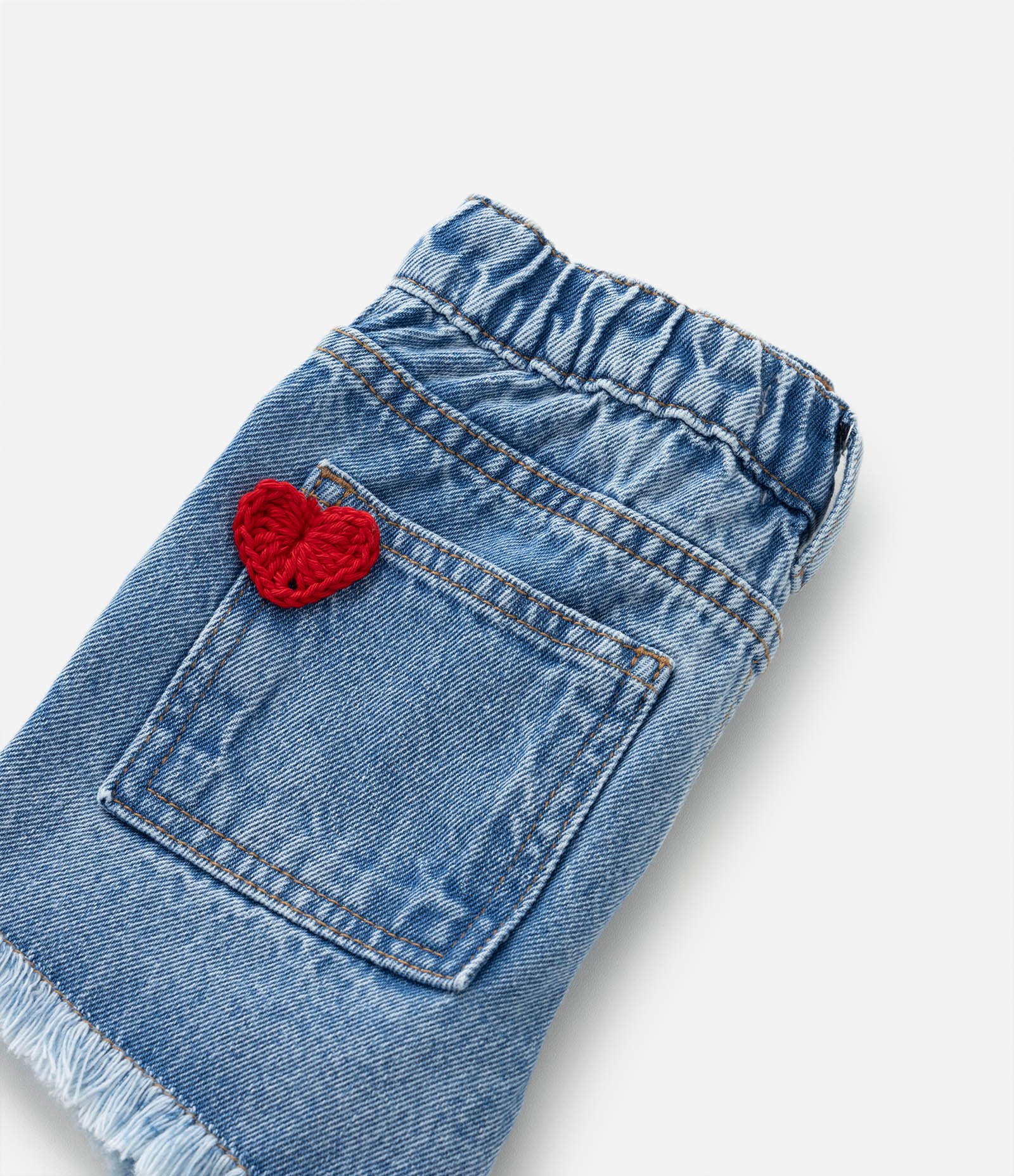 Short Clochard Infantil em Jeans com Bordados de Crochê - Tam 1 a 6 Anos Azul 3