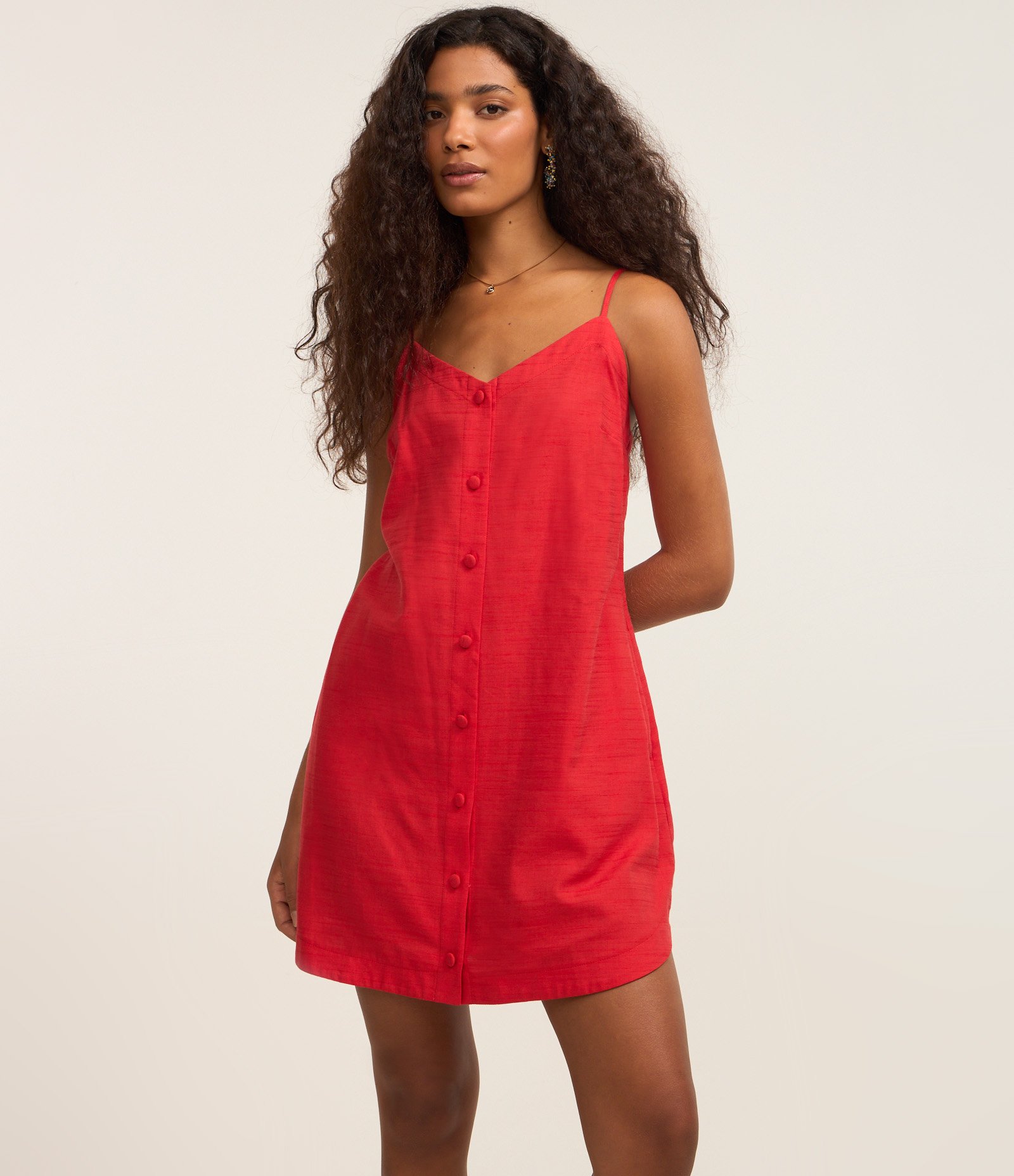 Vestido Curto em Viscolinho com Vista de Botões Vermelho 1