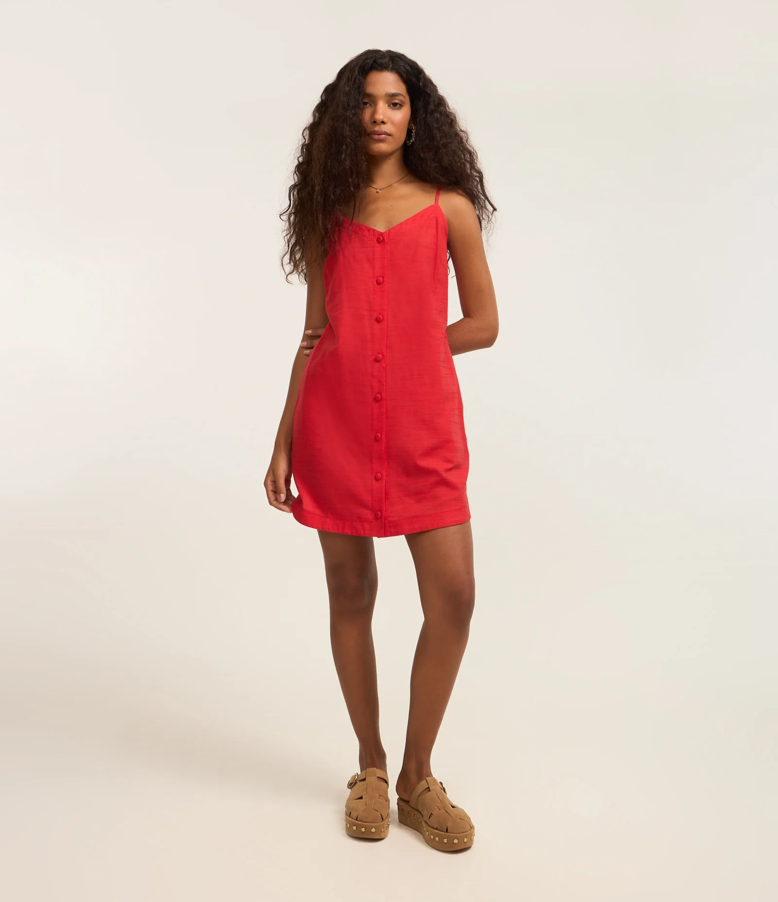 Vestido Curto em Viscolinho com Vista de Botões Vermelho 2