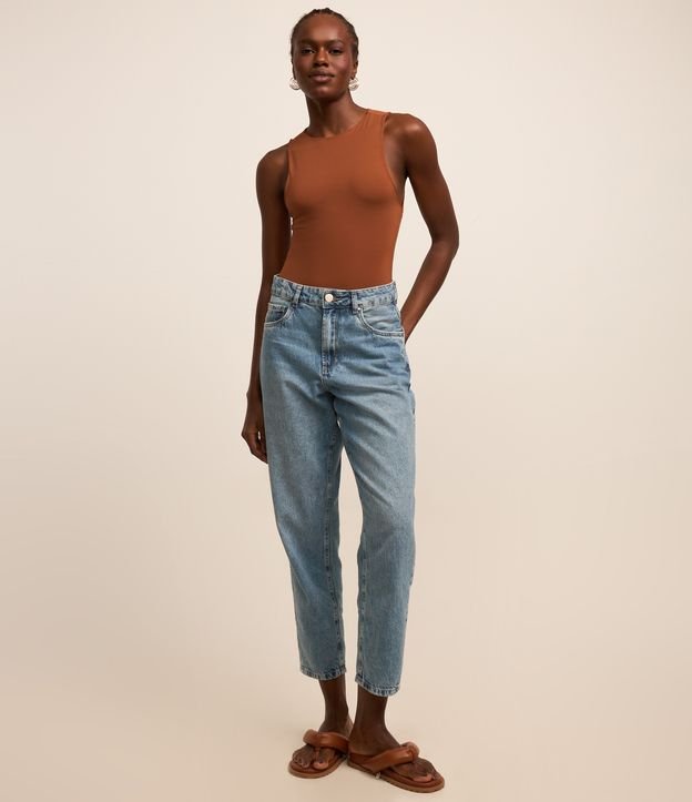 Body Regular em Microfibra com Gola Halter e Abertura nas Costas