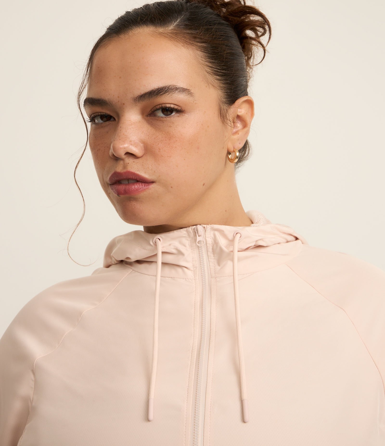 Jaqueta Corta-Vento Esportiva com Capuz Curve & Plus Size Rosa 4