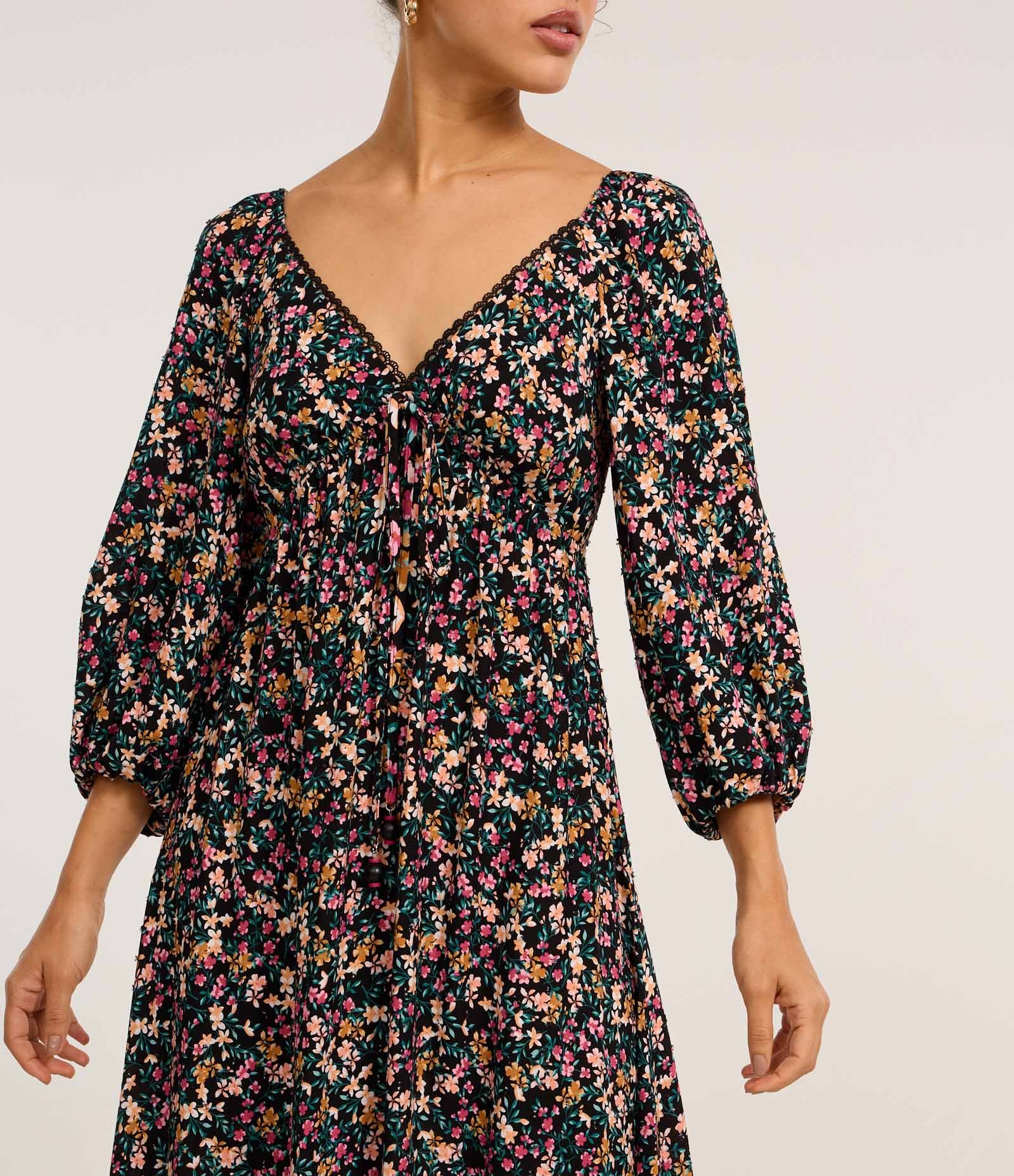 Vestido Long Midi Viscose com Estampa Floral e Amarração no Busto Preto 3