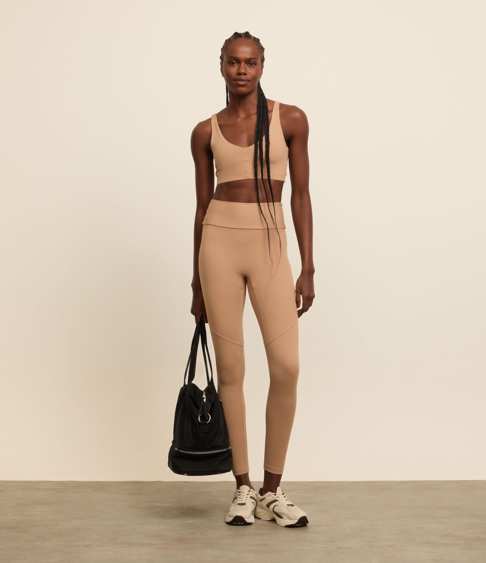 Calça Esportiva Legging em Microfibra com Costura Aparente Marrom 1