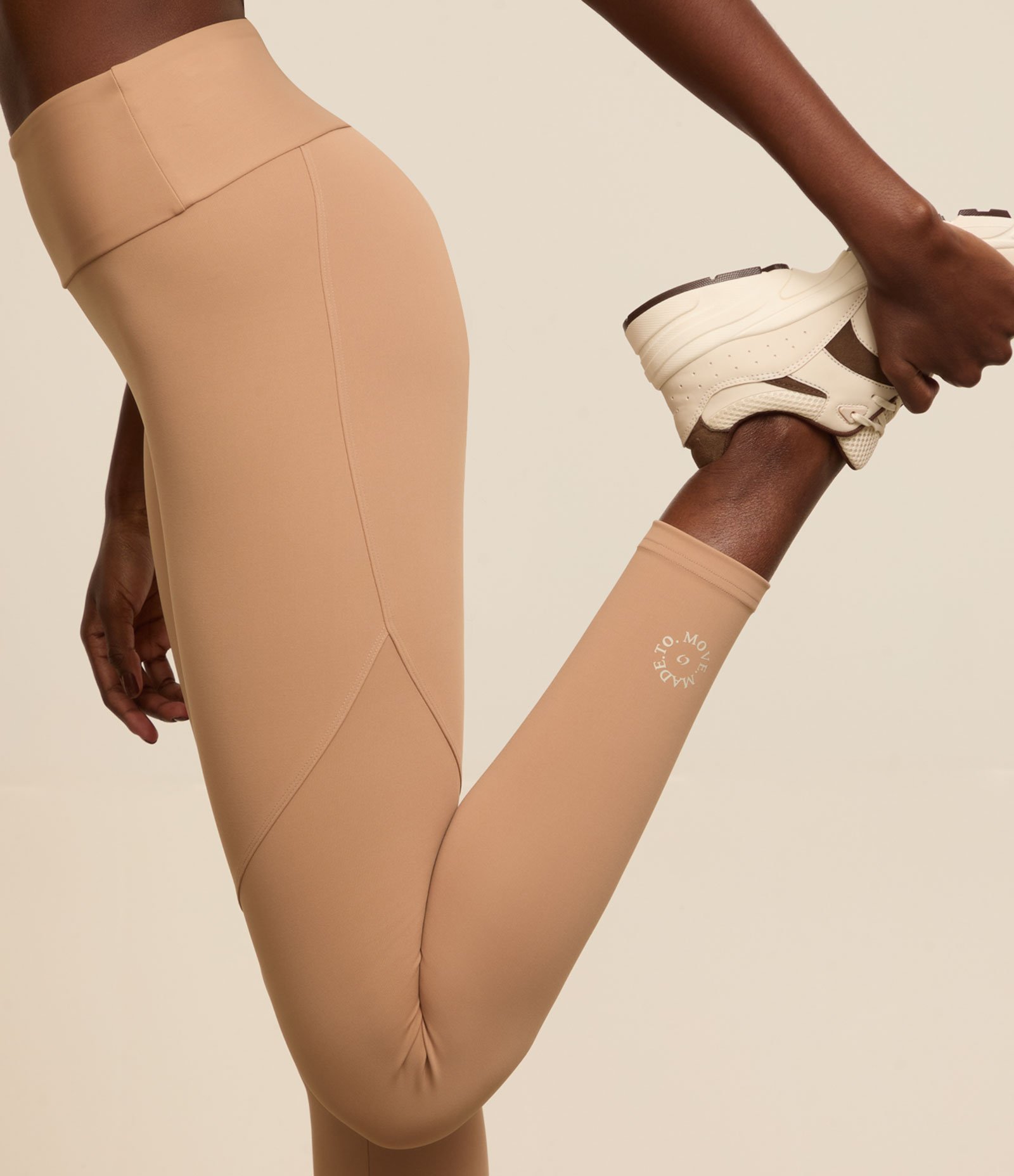 Calça Esportiva Legging em Microfibra com Costura Aparente Marrom 4
