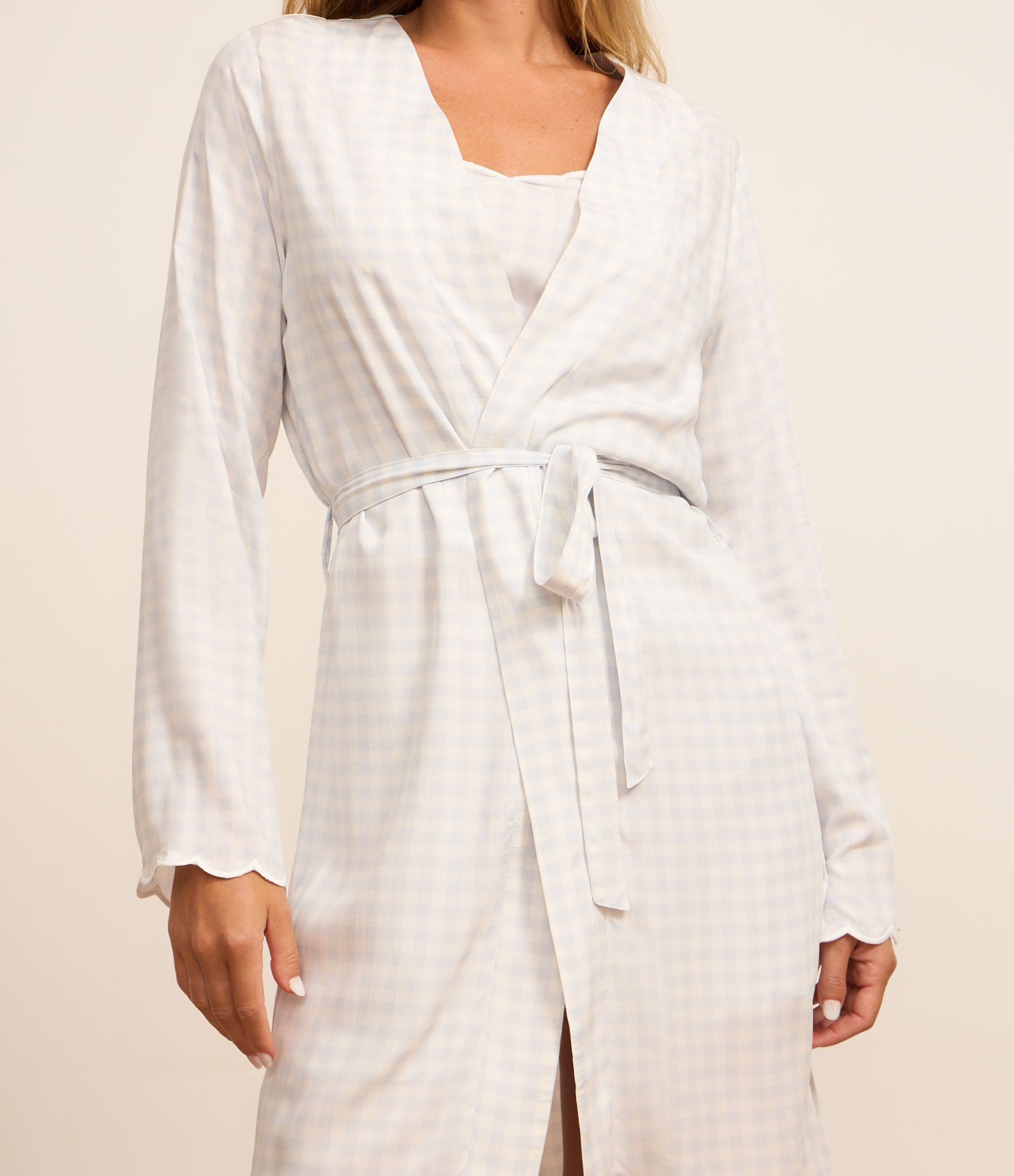 Robe Curto em Chalis com Estampa Xadrez Vichy e Borda Nuvem Azul/Branco 3