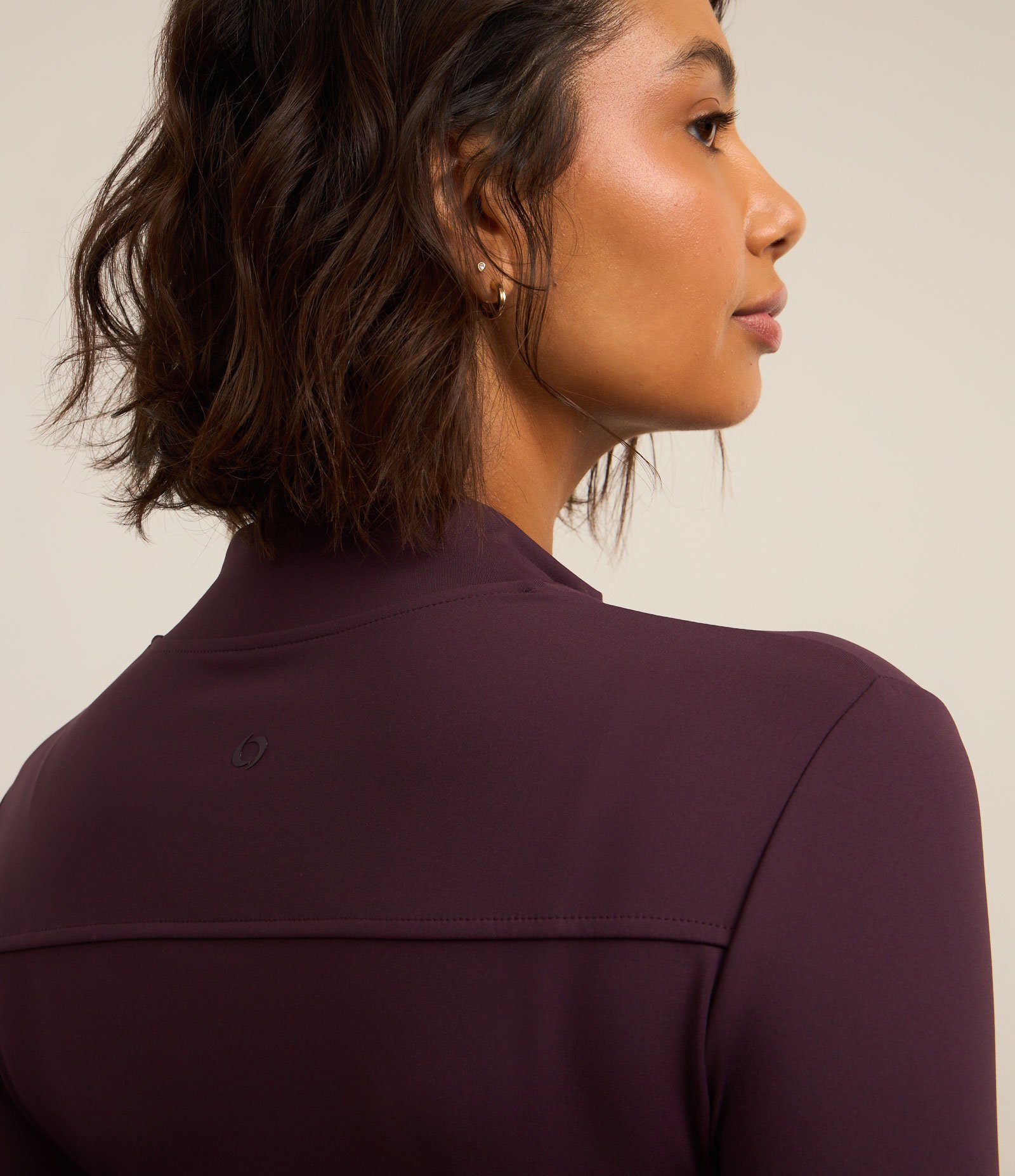 Jaqueta Esportiva em Microfibra com Bolsos e Golinha Alta 3