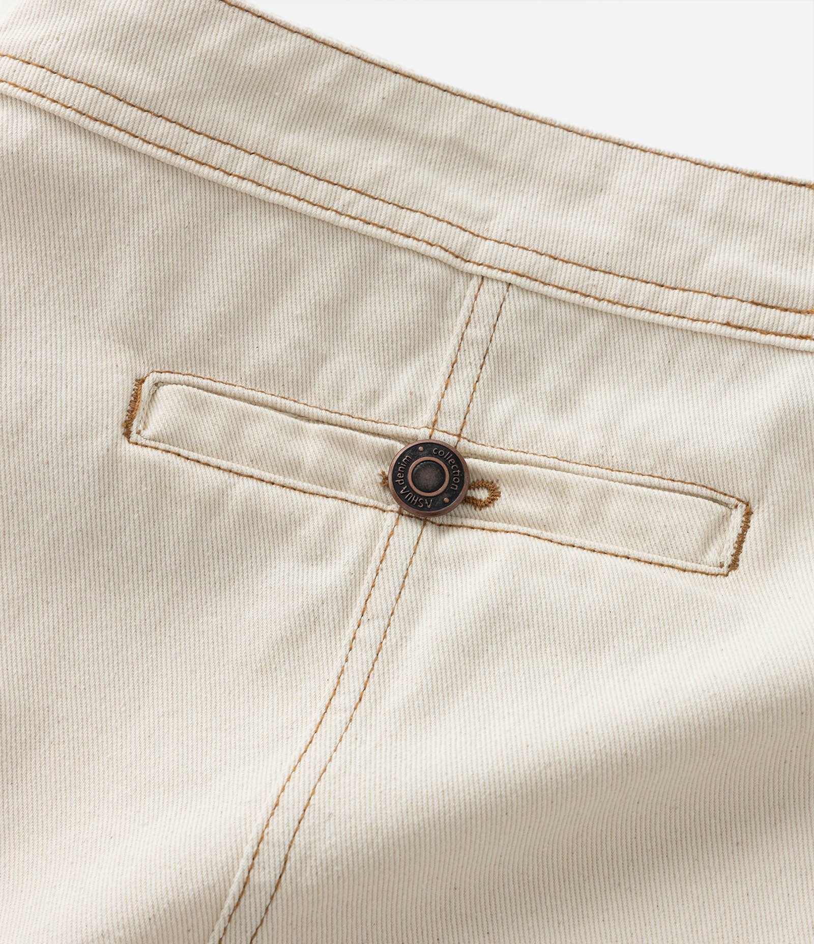 Short Saia em Sarja com Bolso Embutido Curve & Plus Size Bege 8