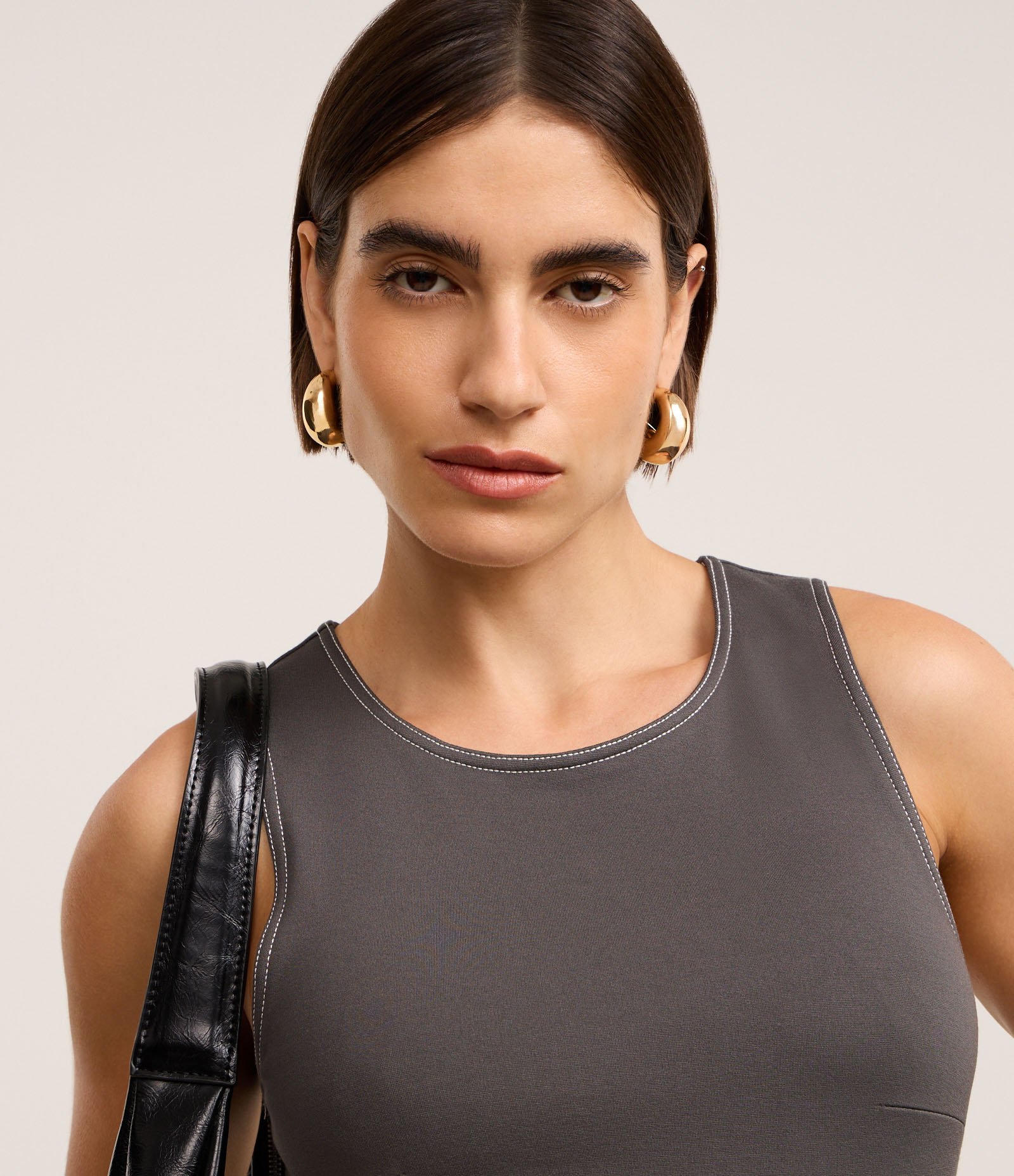 Blusa em Ponto Roma com Costura Aparente Cinza 3