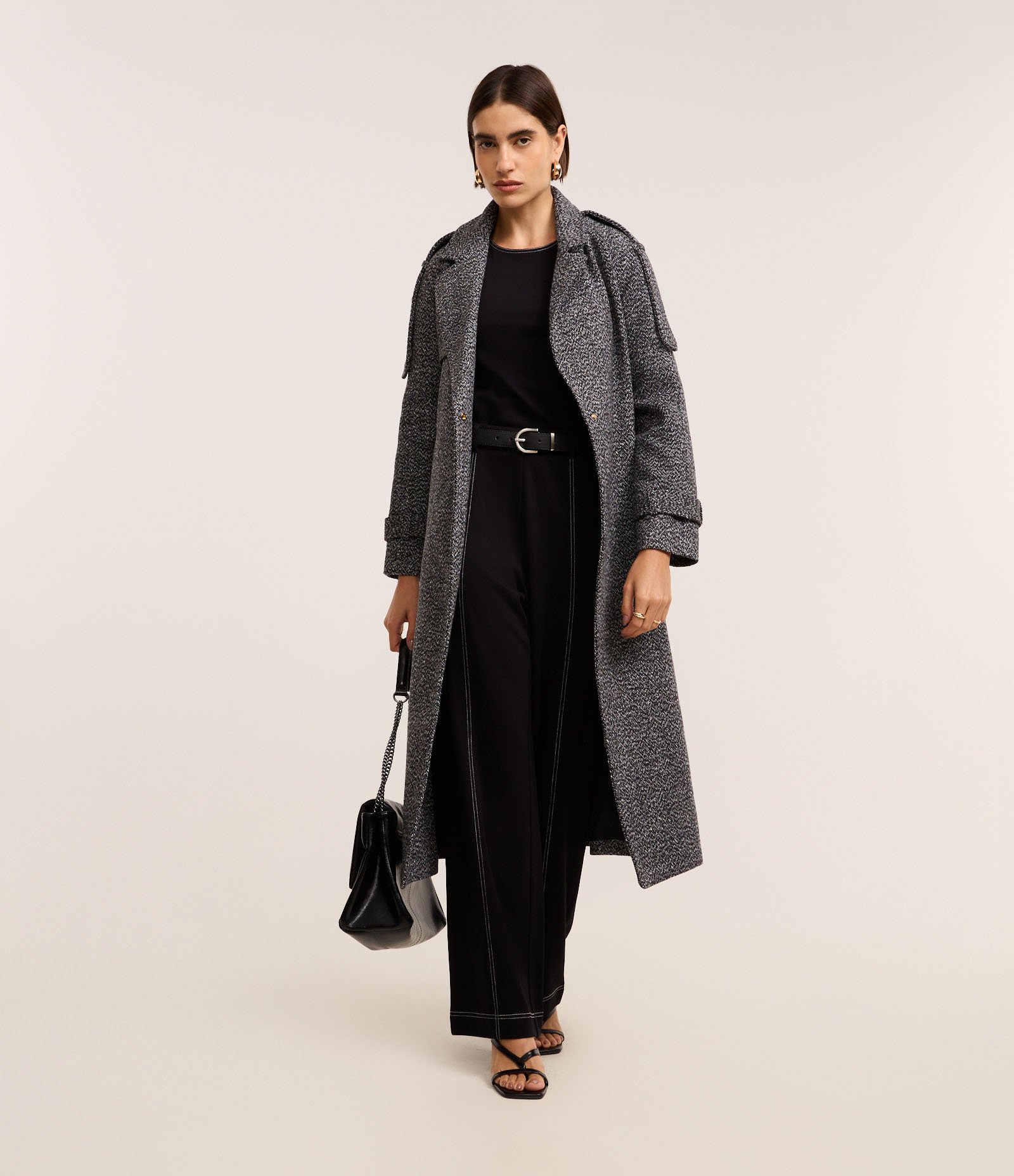 Blusa em Ponto Roma com Costura Aparente Preto 2