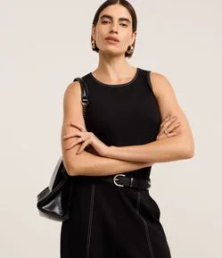 Blusa em Ponto Roma com Costura Aparente