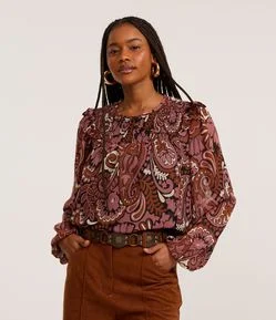 Blusa Bata em Curta em Chiffon com Pala em Lastex e Estampa Paisley