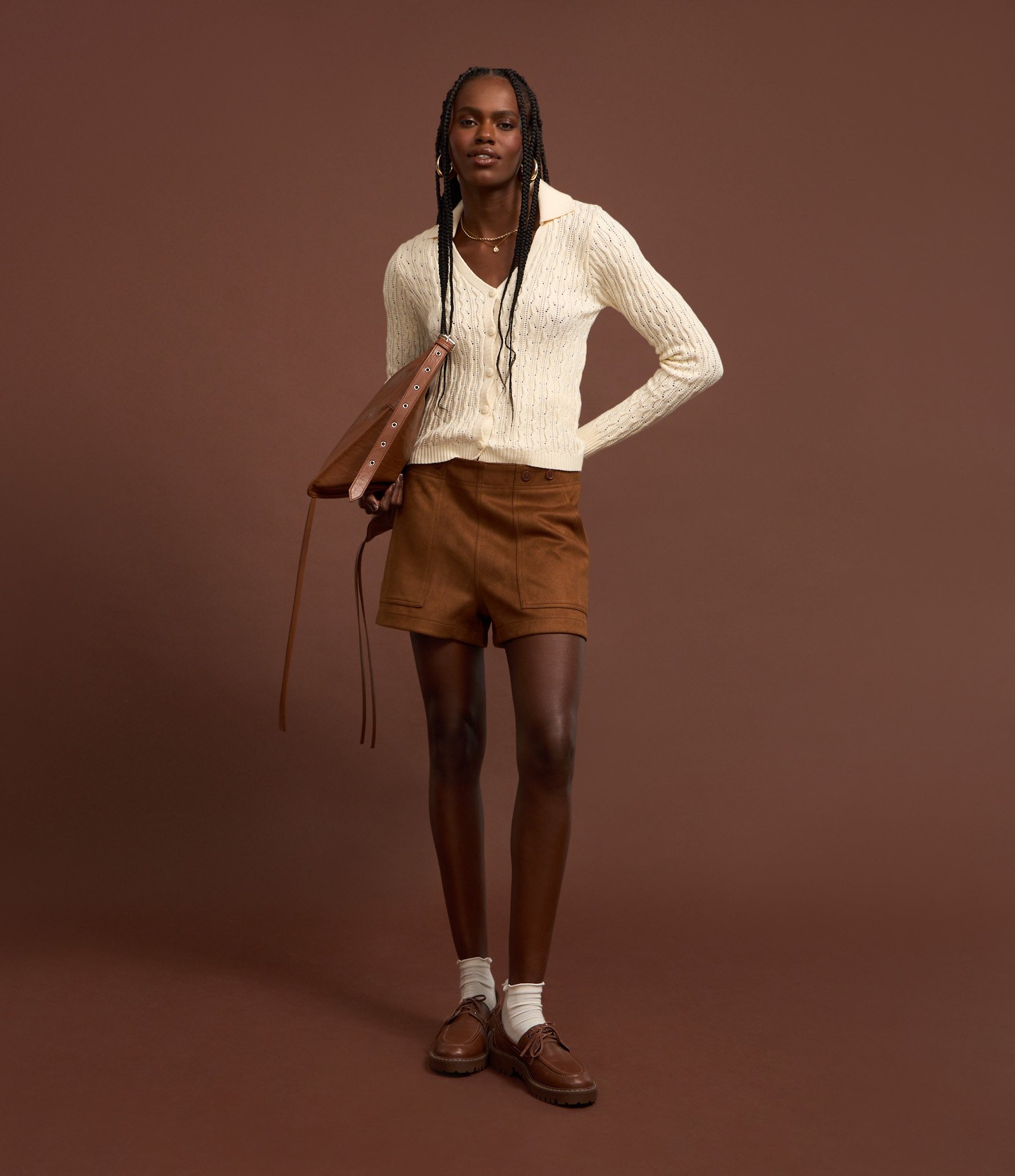 Short Regular em Suede com Botões Aplicados e Cintura Alta Marrom 5