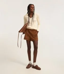 Short Regular em Suede com Botões Aplicados e Cintura Alta