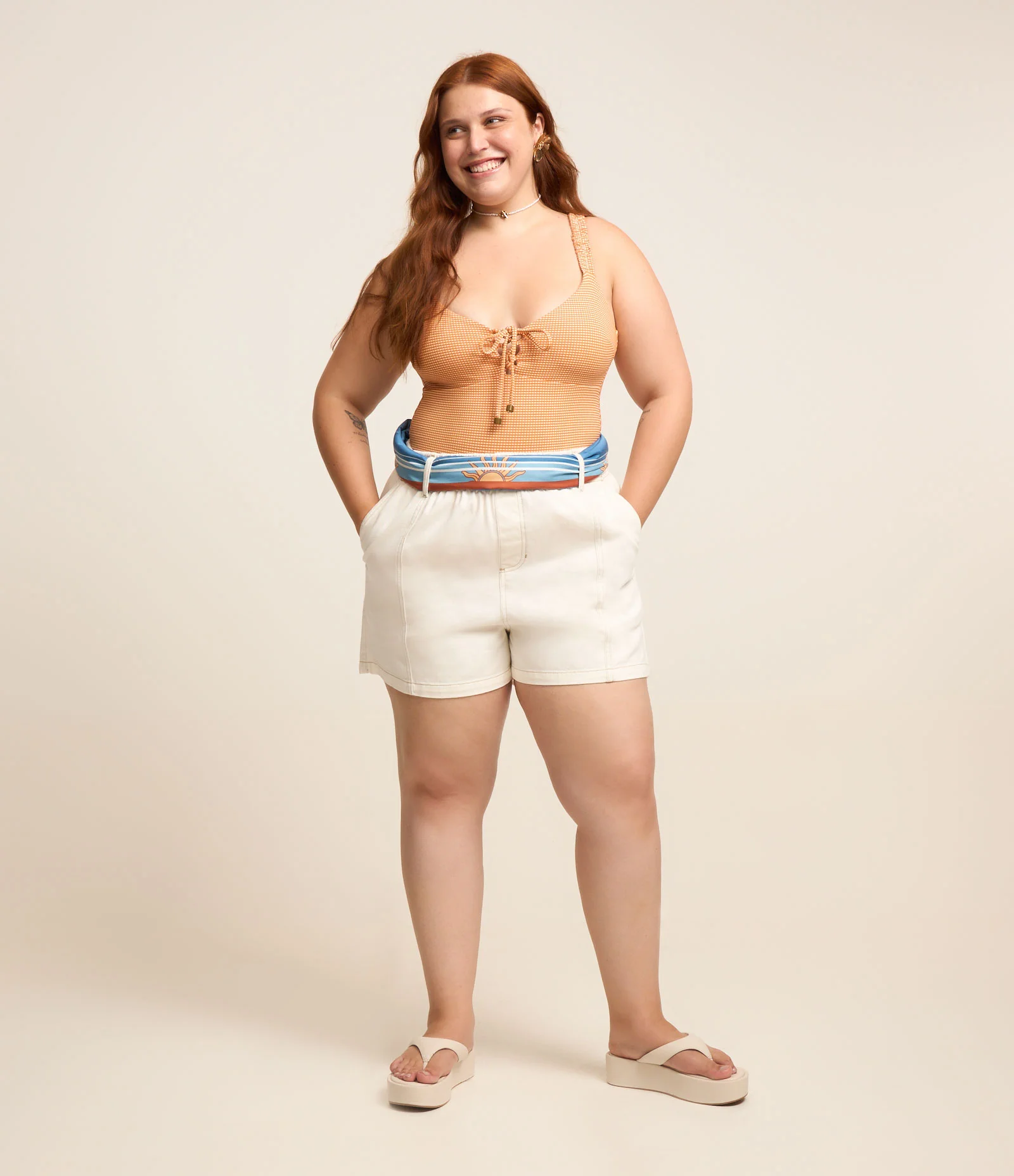 Short Clochard em Sarja com Bolso Faca Curve & Plus Size Branco 1