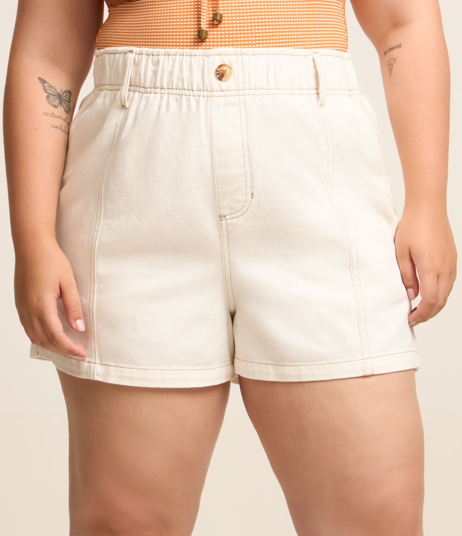 Short Clochard em Sarja com Bolso Faca Curve & Plus Size Branco 2