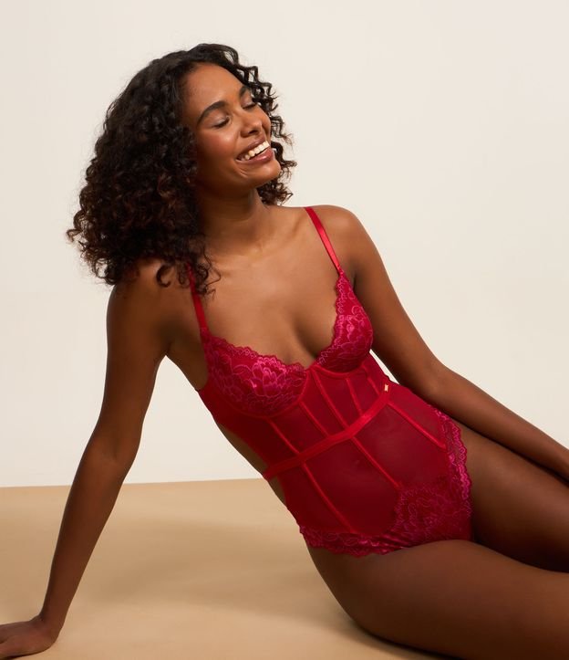 Body Lingerie em Renda com Decote Coração