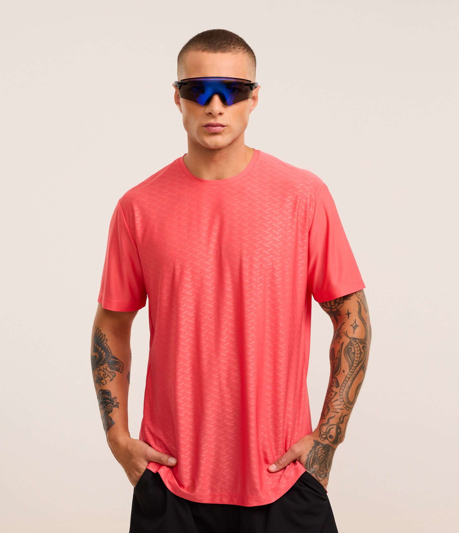 Camiseta Esportiva Tecnologia Dry com Estampa Heat Print Geométrica Salmão 1