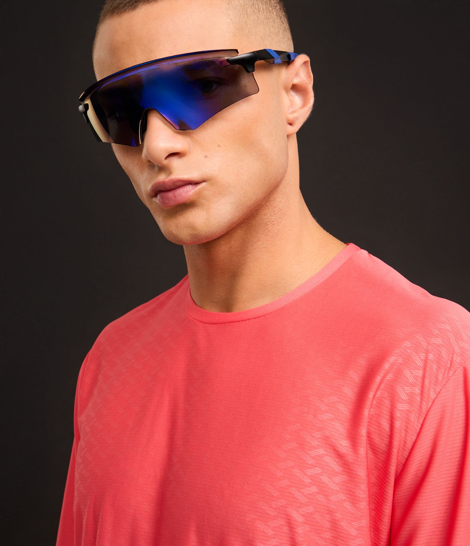 Camiseta Esportiva Tecnologia Dry com Estampa Heat Print Geométrica Salmão 3