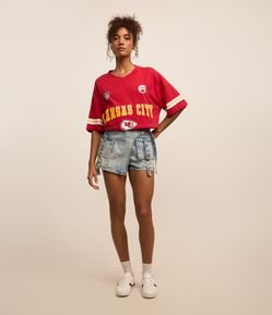 Short Saia Curto em Jeans Transpassado com Bolso Cargo