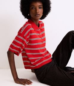 Blusa Pólo em Tricô com Abotoamento e Estampa Listrada