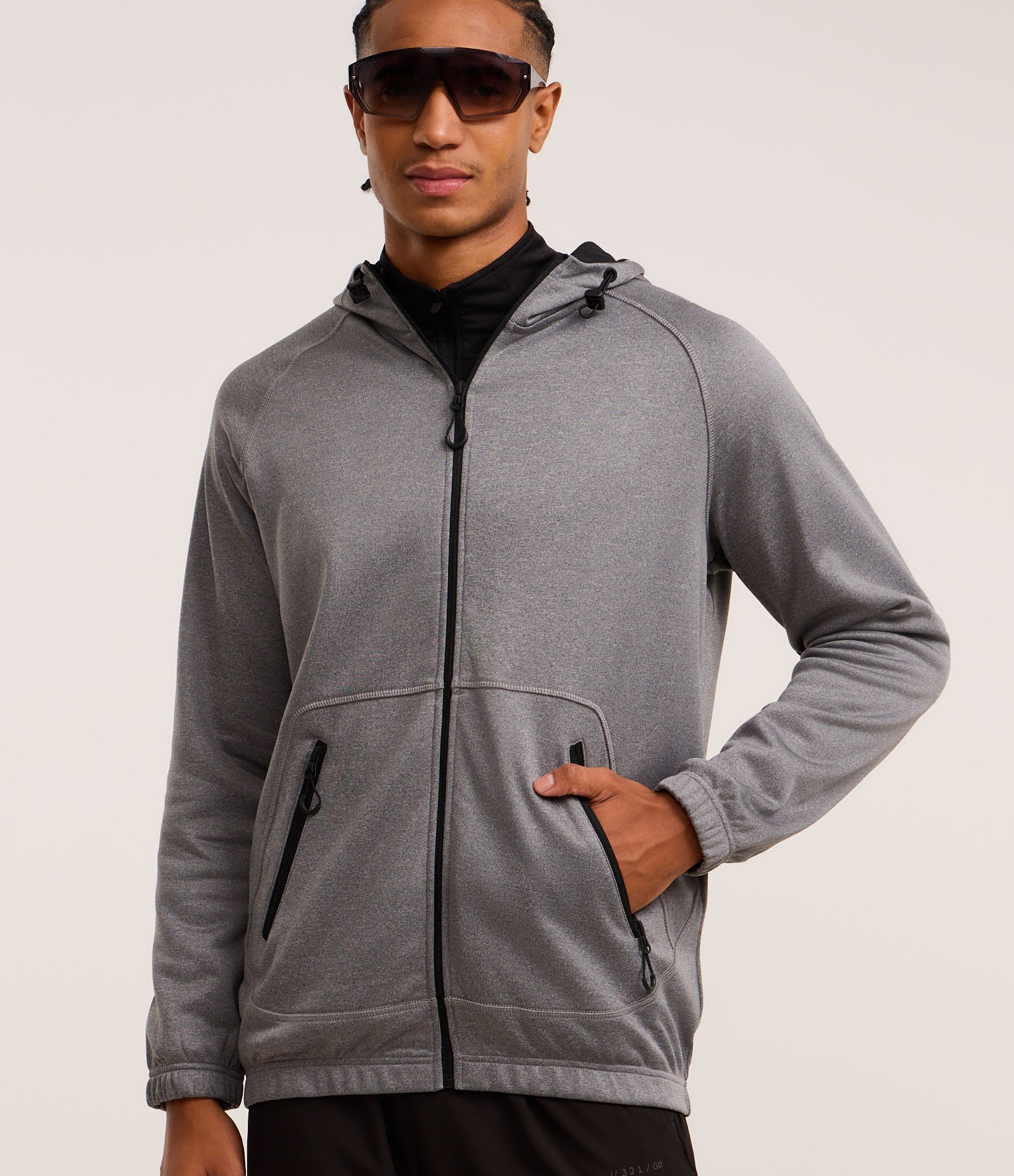 Casaco Esportivo em Helanca com Bolsos e Zíper Cinza 1