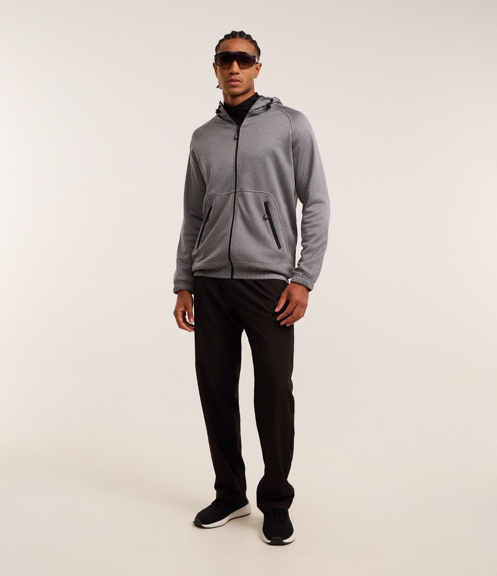 Casaco Esportivo em Helanca com Bolsos e Zíper Cinza 2