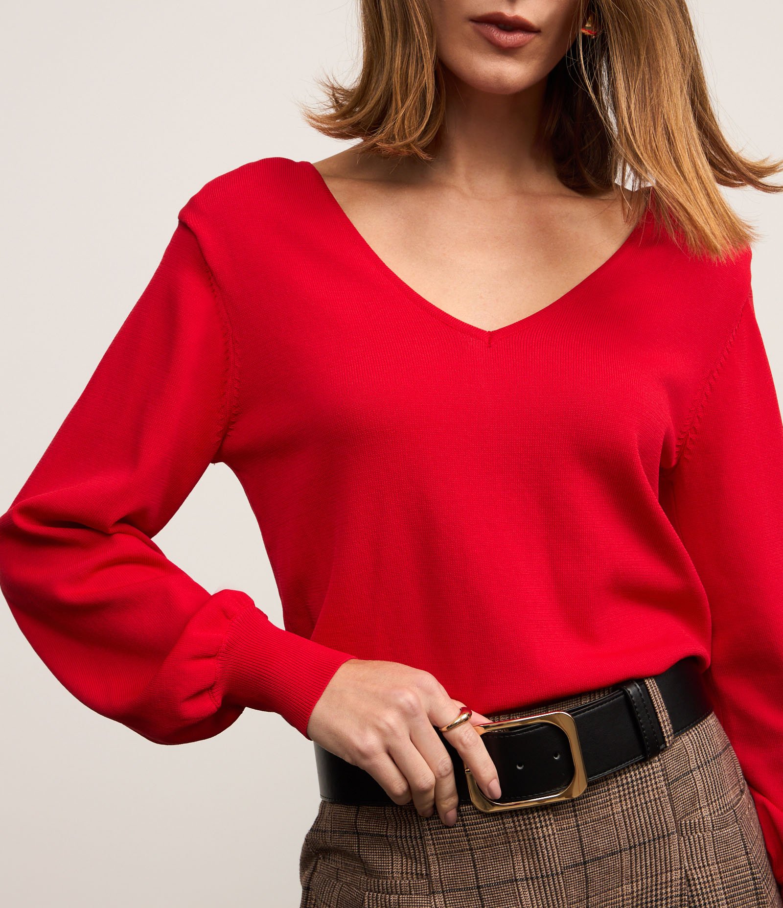 Blusa em Tricô com Decote V e Ombreira Vermelho 4