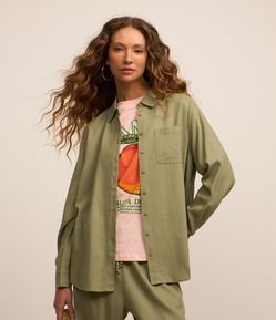 Camisa Alongada Básica em Viscose e Linho