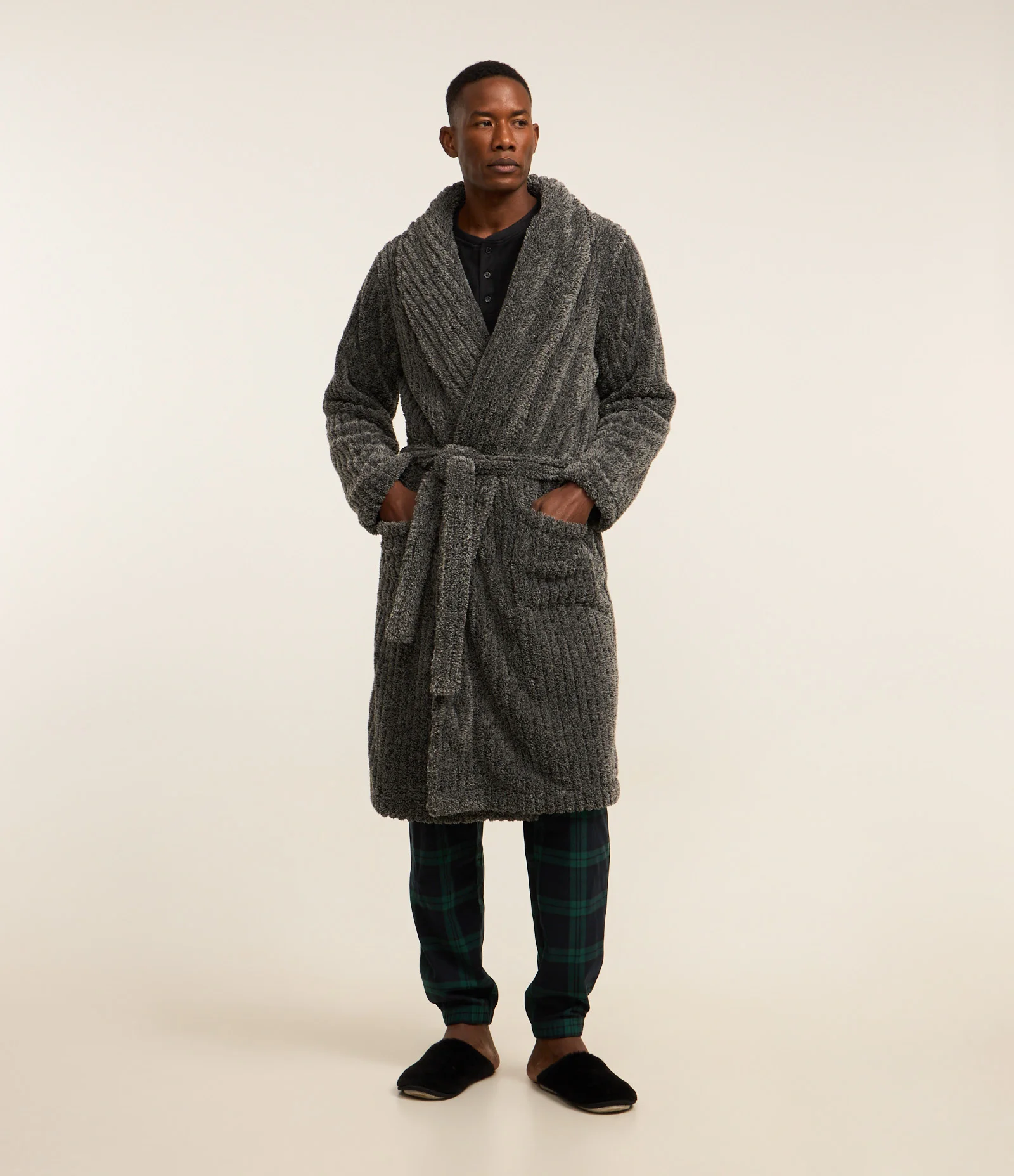 Roupão em Plush com Textura Canelada Amarração e Bolsos Cinza 1