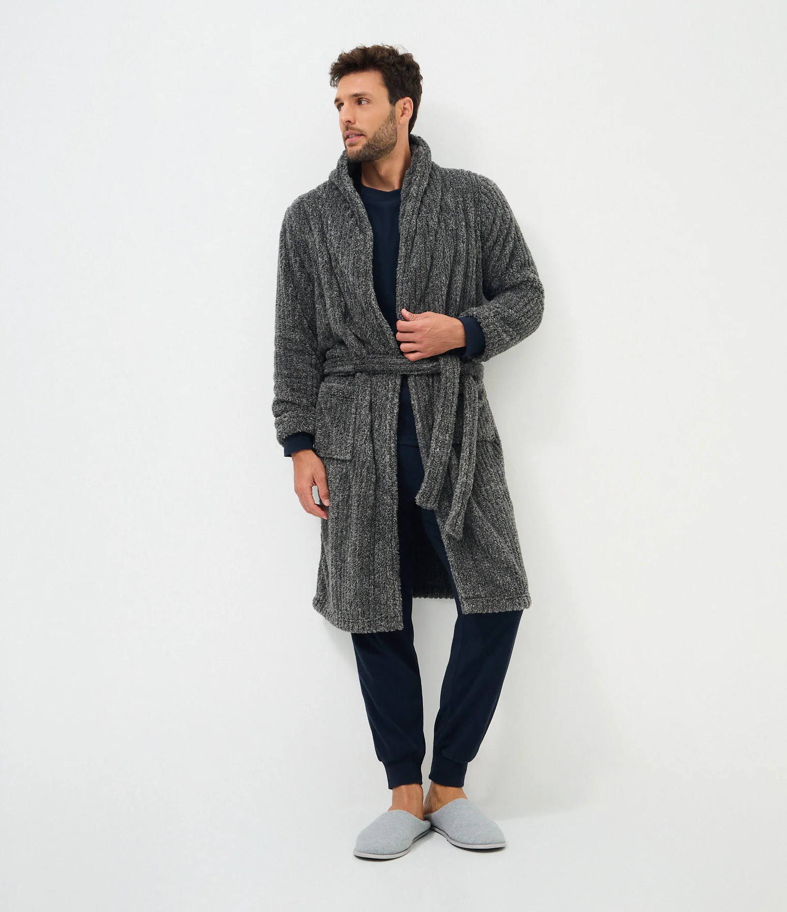 Roupão em Plush com Textura Canelada Amarração e Bolsos Cinza 2