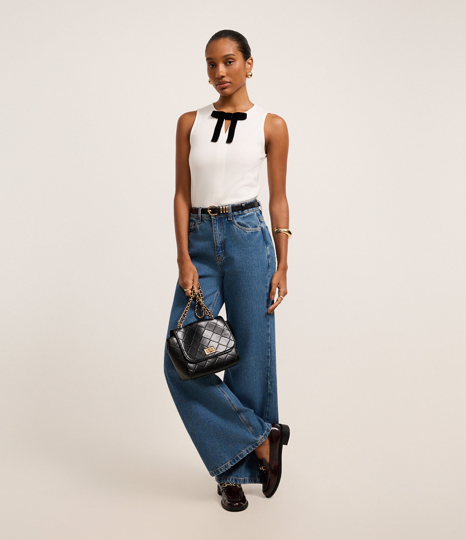 Blusa em Ribana com Laço e Recorte Frontal Branco 2
